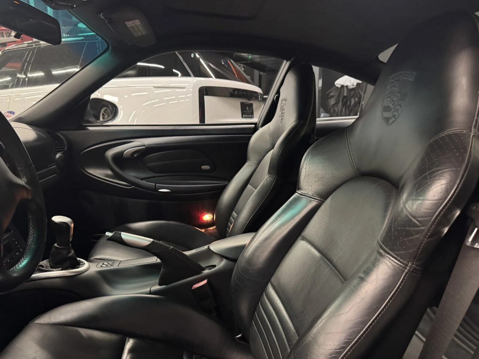 mph003_2882141755_porsche_911_carrera_2002_434c1d4924