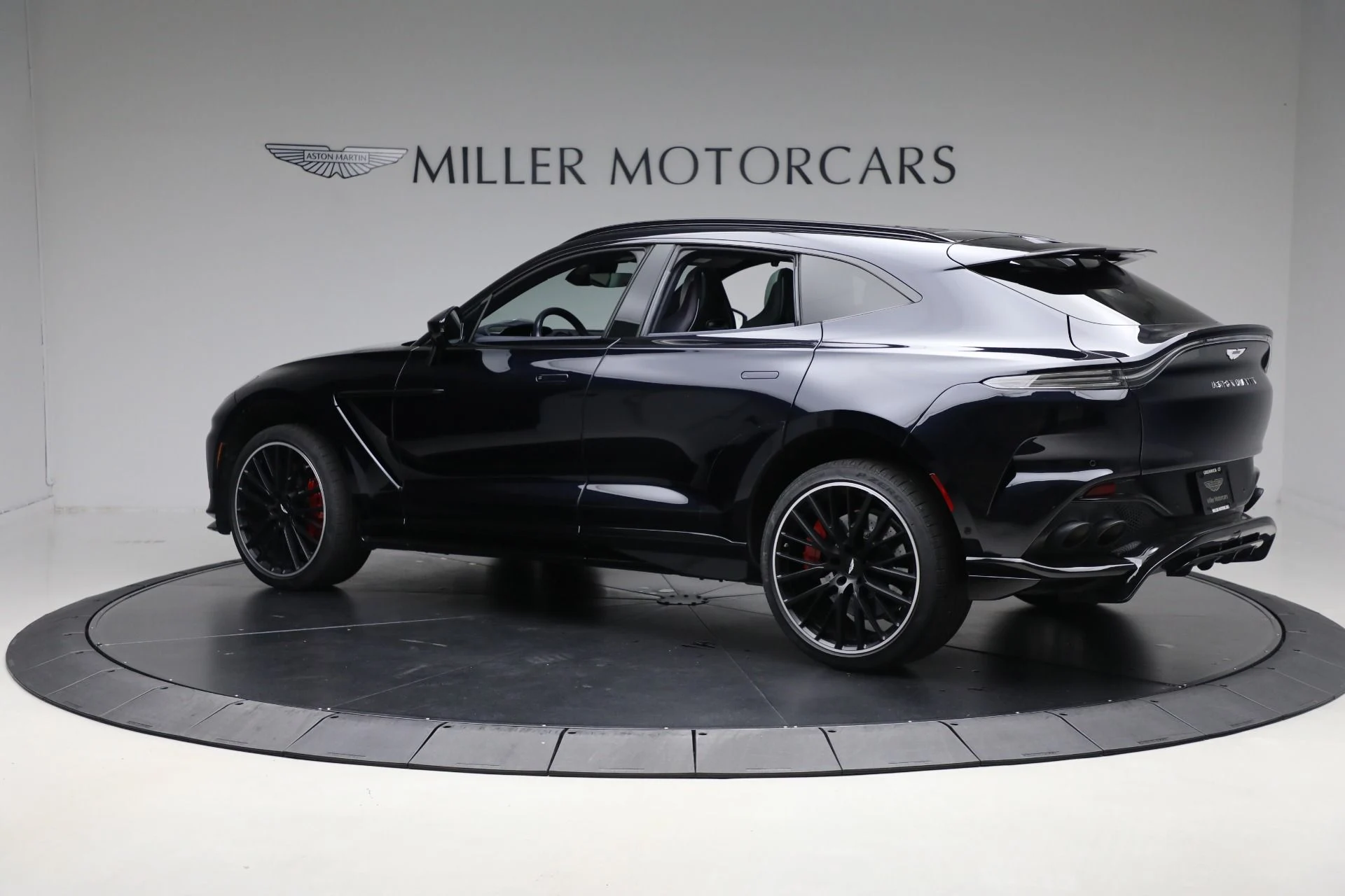mph003_2884937738_Used_2023_Aston_Martin_DBX_707_44b6f64720