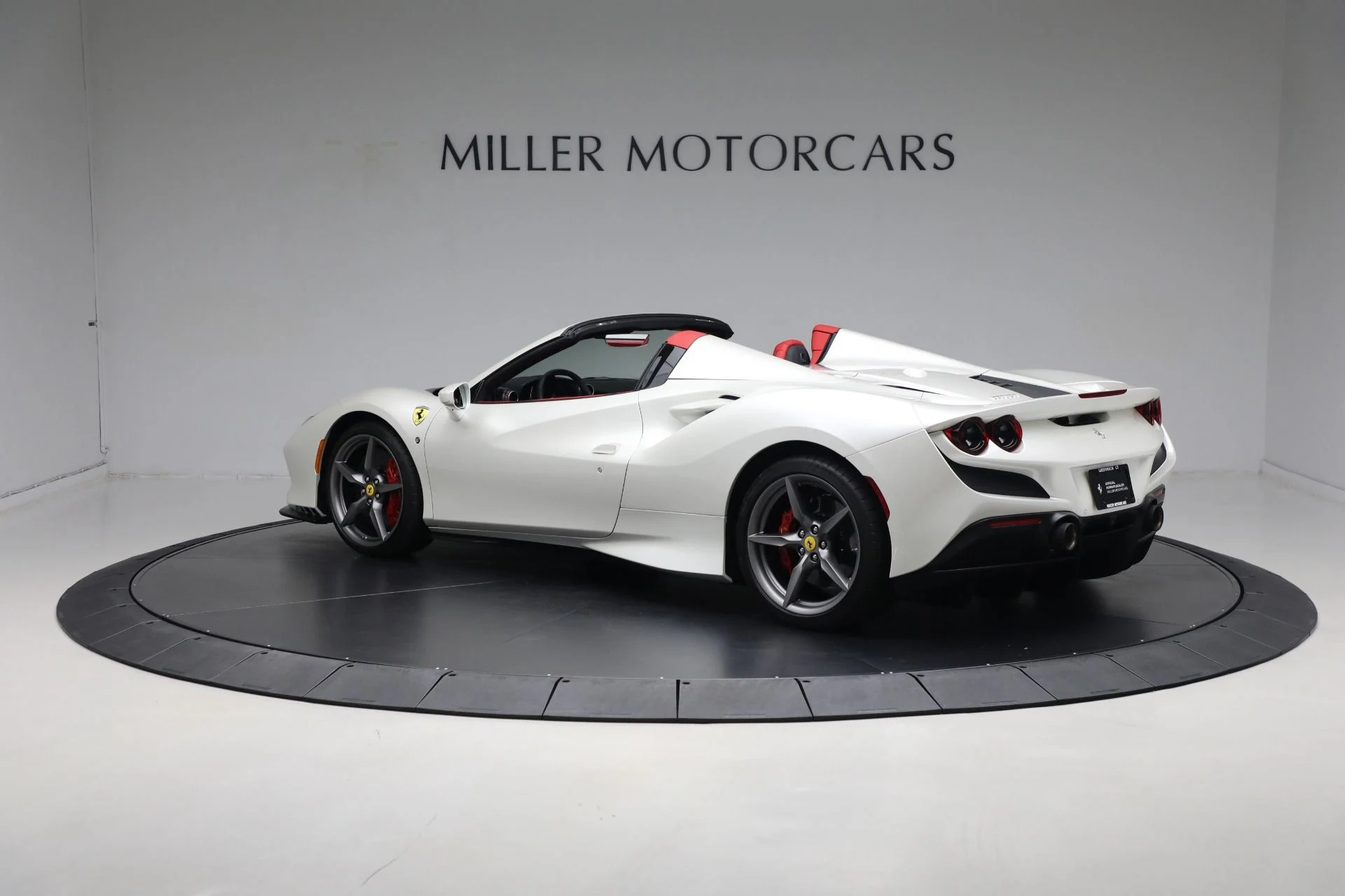 mph003_2894580295_Used_2023_Ferrari_F8_Spider_1778678736_556a43987f