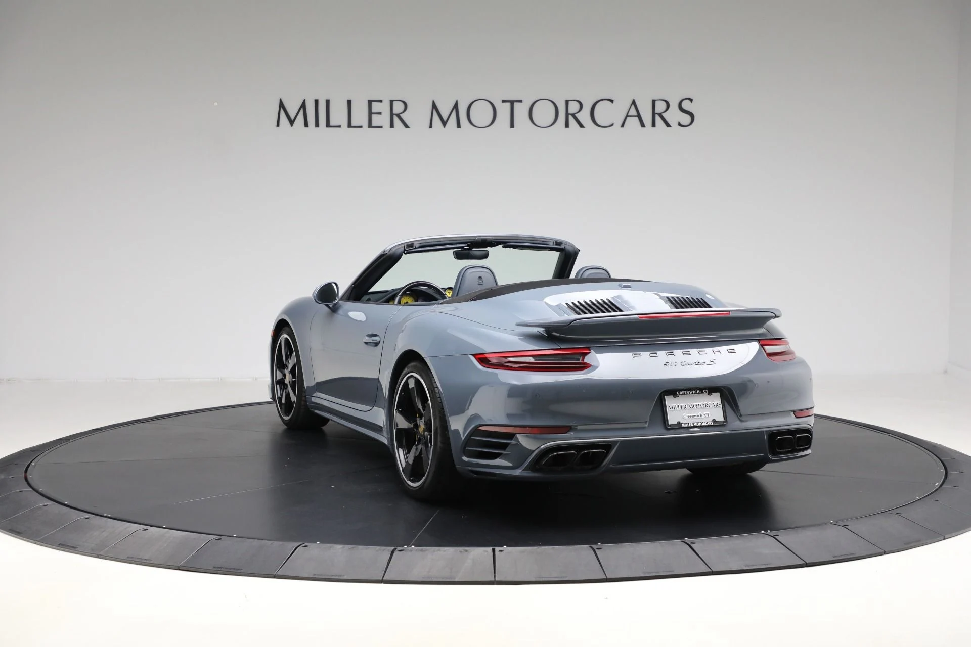 mph003_2897026633_Used_2017_Porsche_911_Turbo_S_1762956100_33fa1a08e2