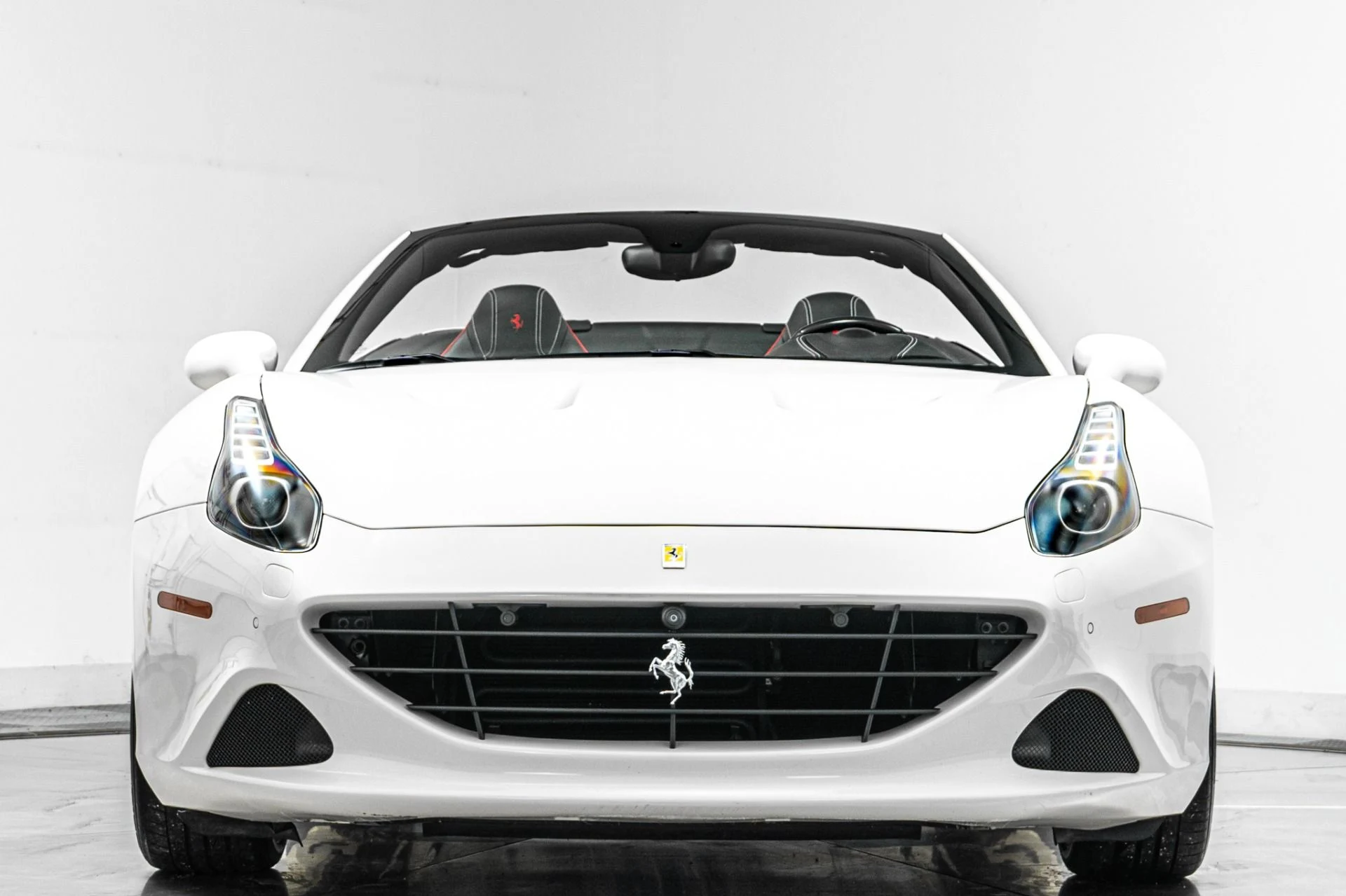 mph003_290099774_Used_2016_Ferrari_California_T_257_K_MSRP_Ventilated_Seats_Carbon_Fiber_Driving_Zone_1790094074_82ef6f5120