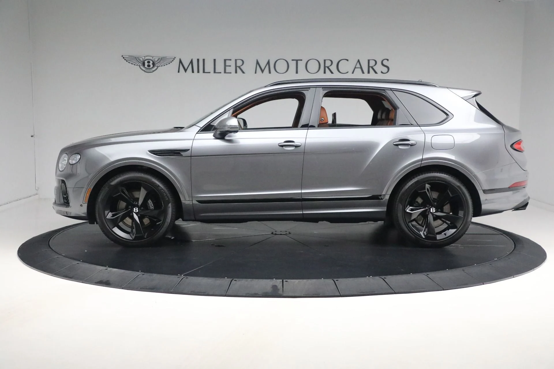 mph003_2906707425_Used_2023_Bentley_Bentayga_Azure_Hybrid_1721850994_944a373f08