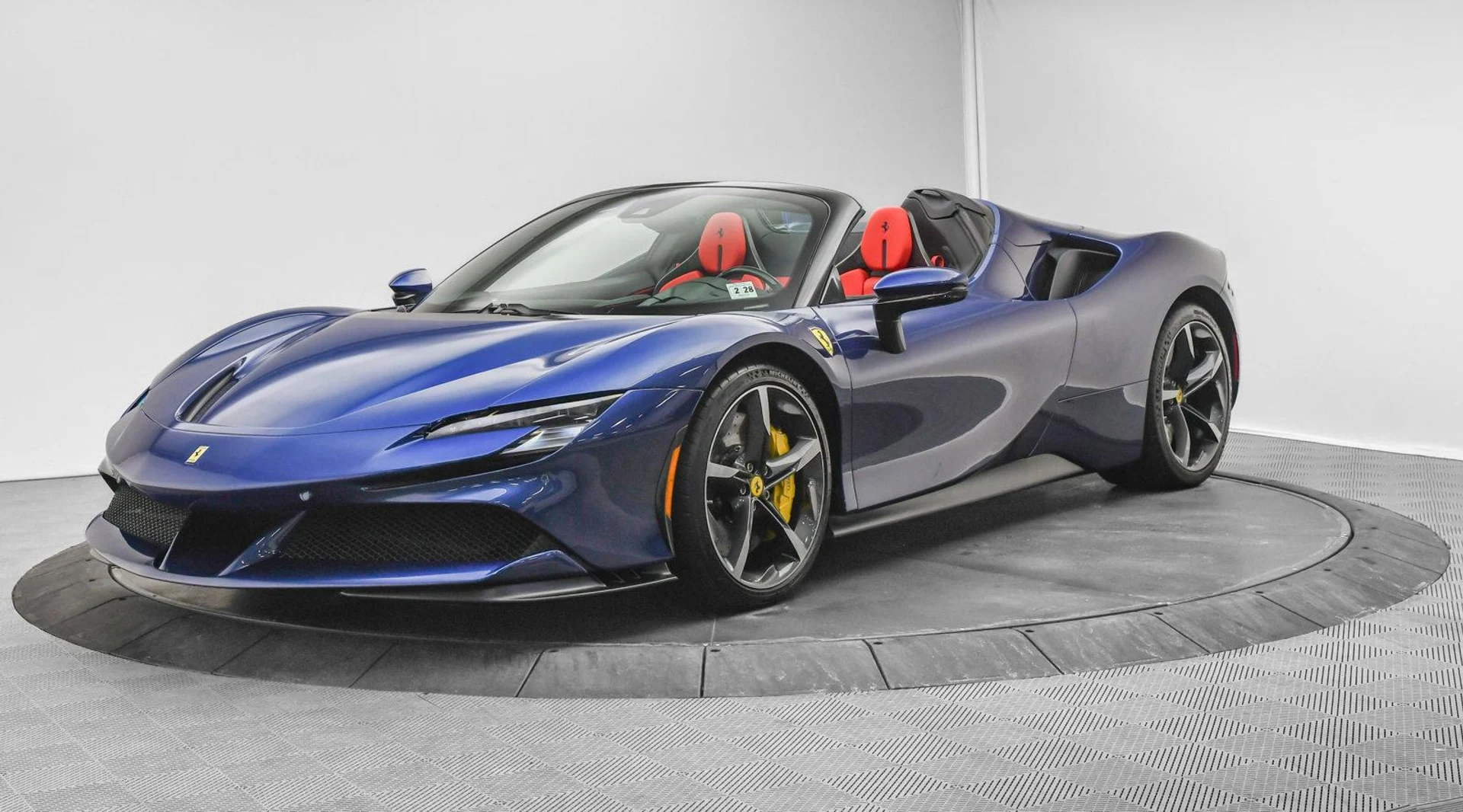 mph003_2908013767_Used_2023_Ferrari_SF_90_Spider_1740041866_5a58009bb7