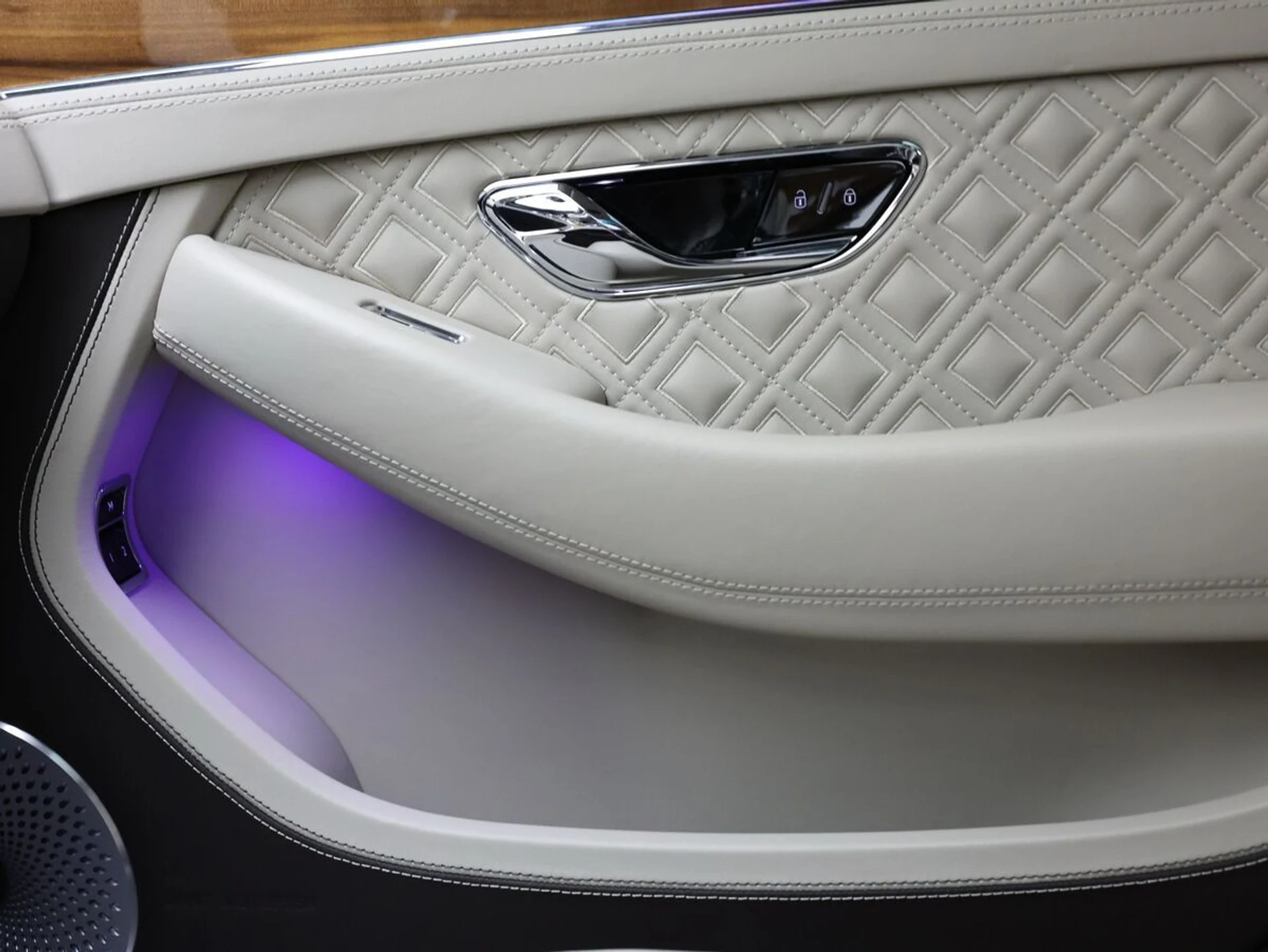 mph003_292290112_cmr5ngukvug95zppek5wdtr0i3er_f13f36c4f1