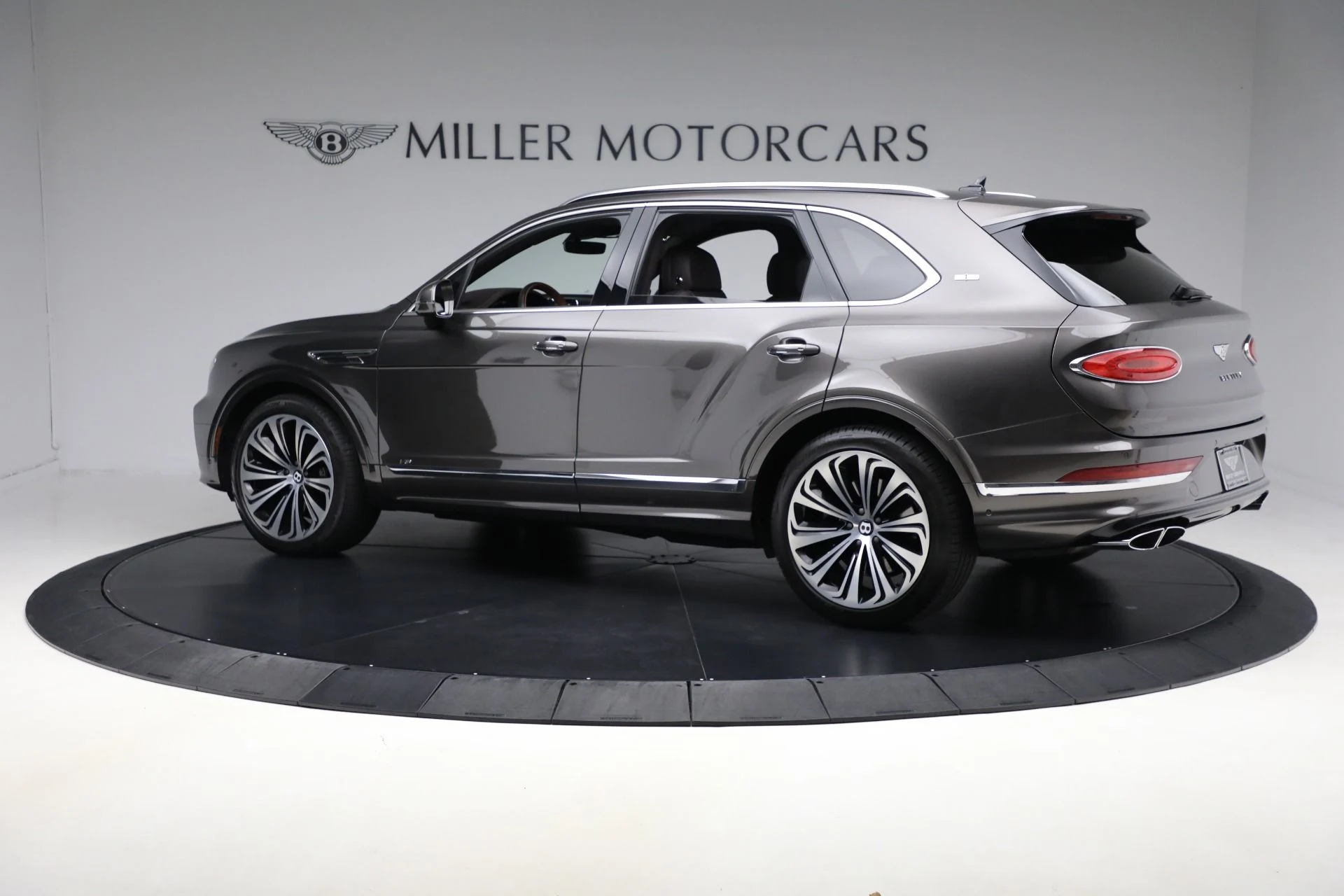 mph003_29306554_Used_2021_Bentley_Bentayga_First_Edition_V8_1760803209_c56fedc002