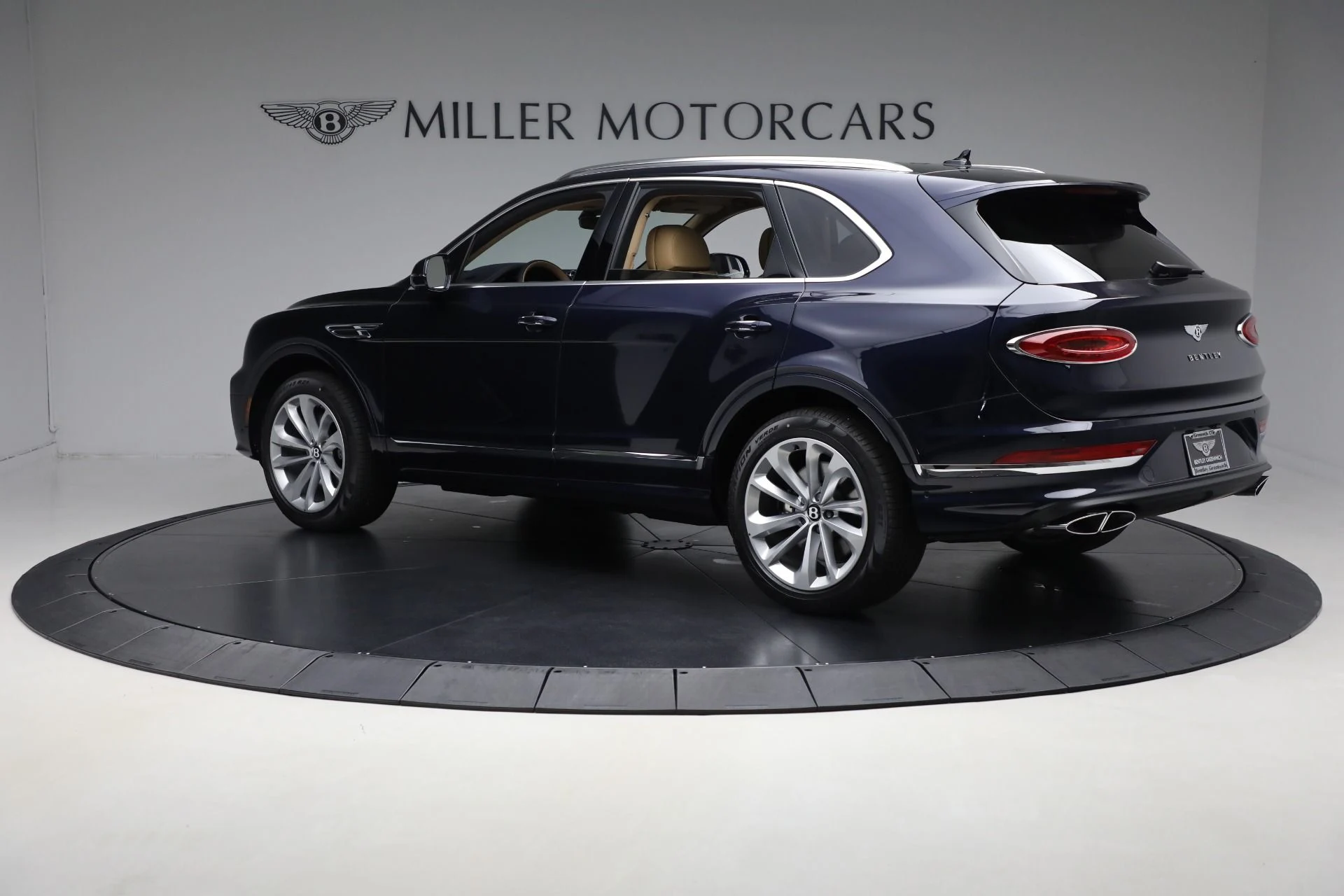 mph003_2941262178_New_2025_Bentley_Bentayga_V8_303dad548b