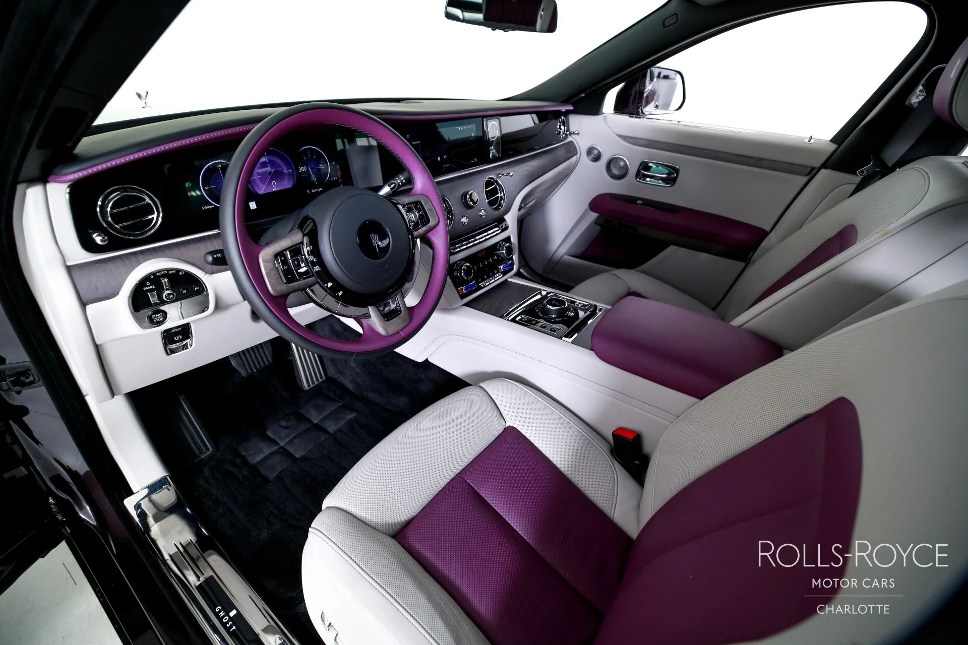 mph003_2945072982_Used_2025_Rolls_Royce_Ghost_1759510199_1662d2c6d9
