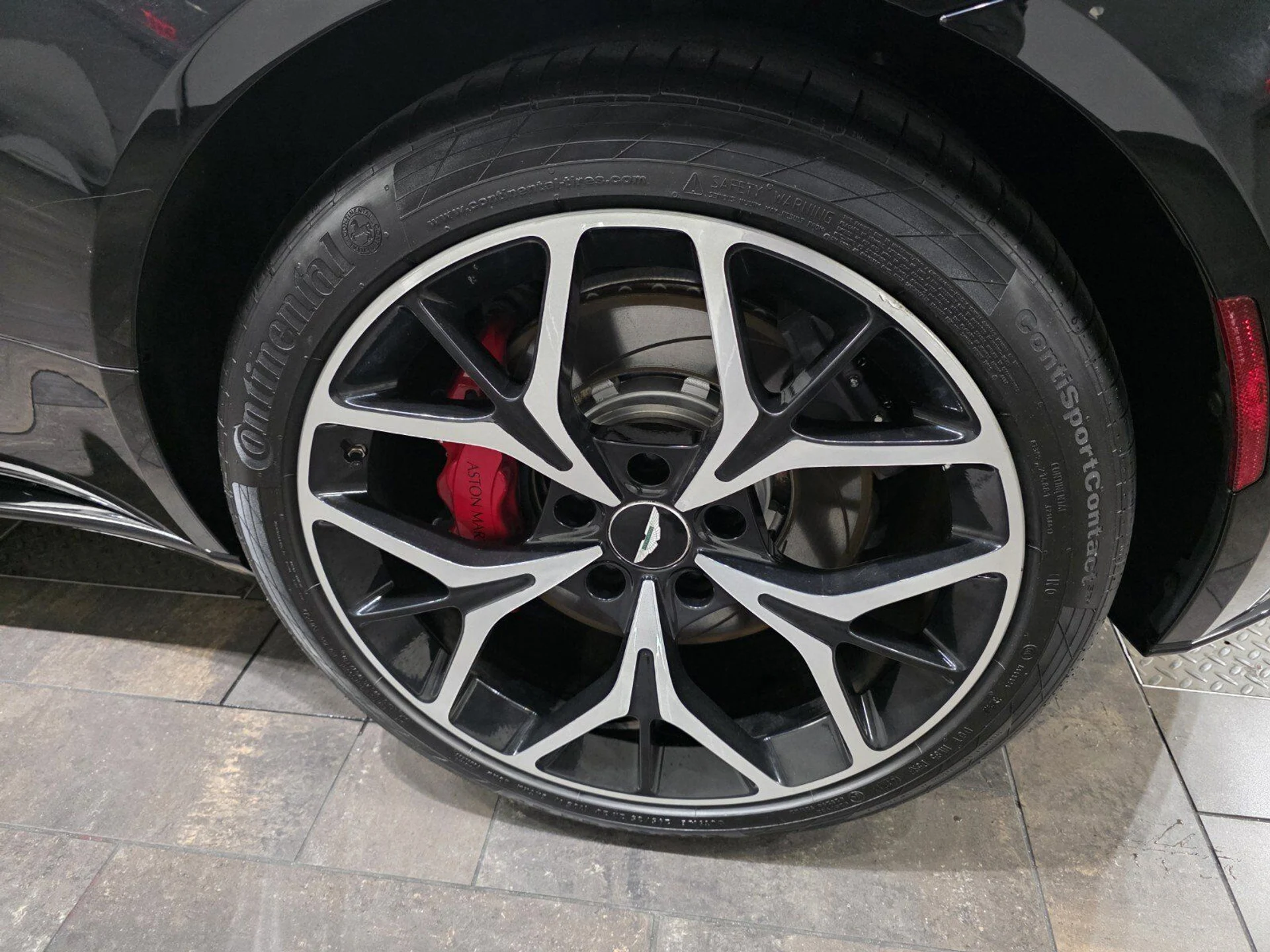 mph003_2951392670_bf3b04aff32941efffa69784e6627b21_1e1427d1a3