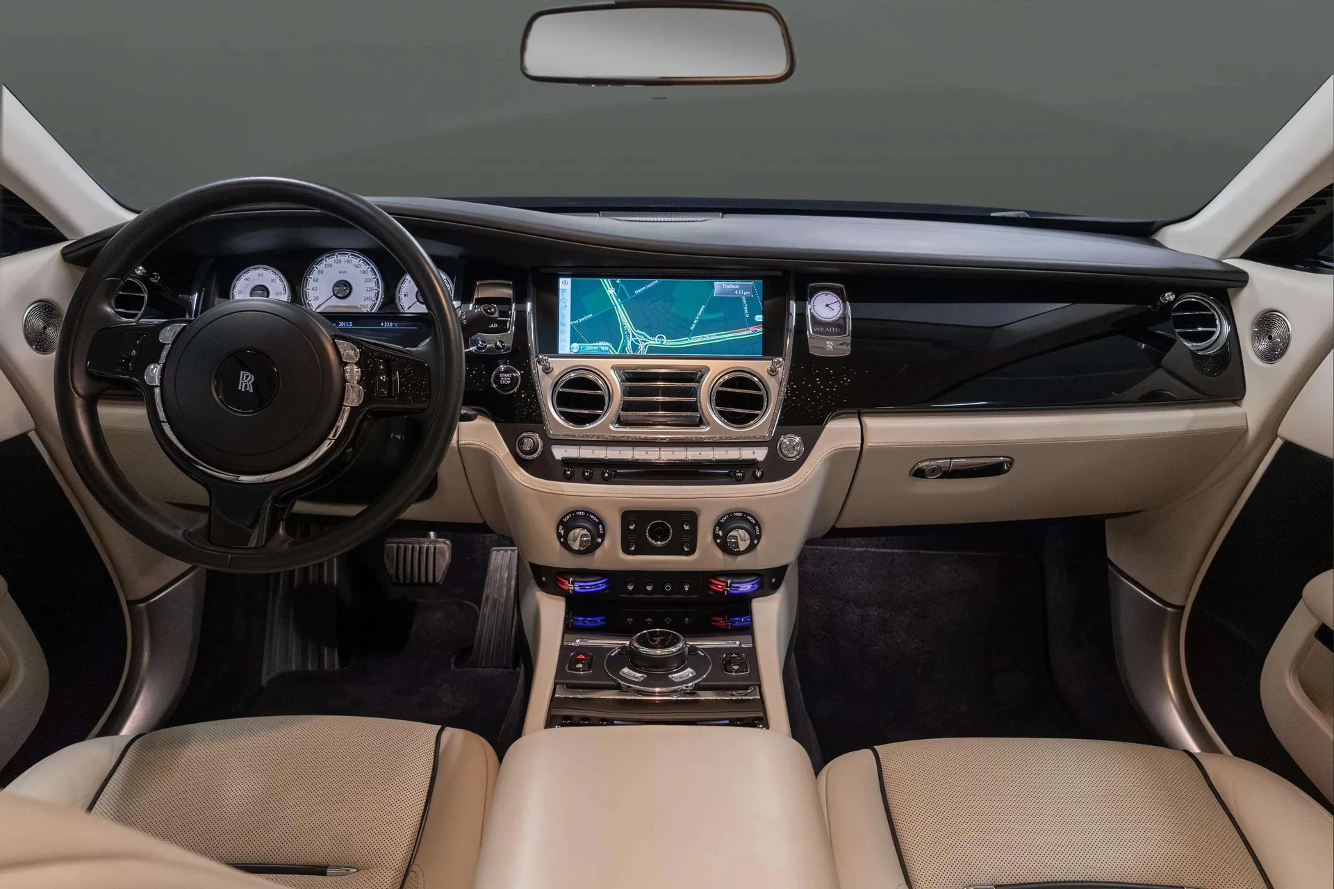 mph003_2956161426_a83e0aff_3e53_4f4c_aa11_cfbe4823cb9b_201720_Rolls_Royce20_Wraith2028_SCA_665_C56_HUX_8653929_20_02162479e2