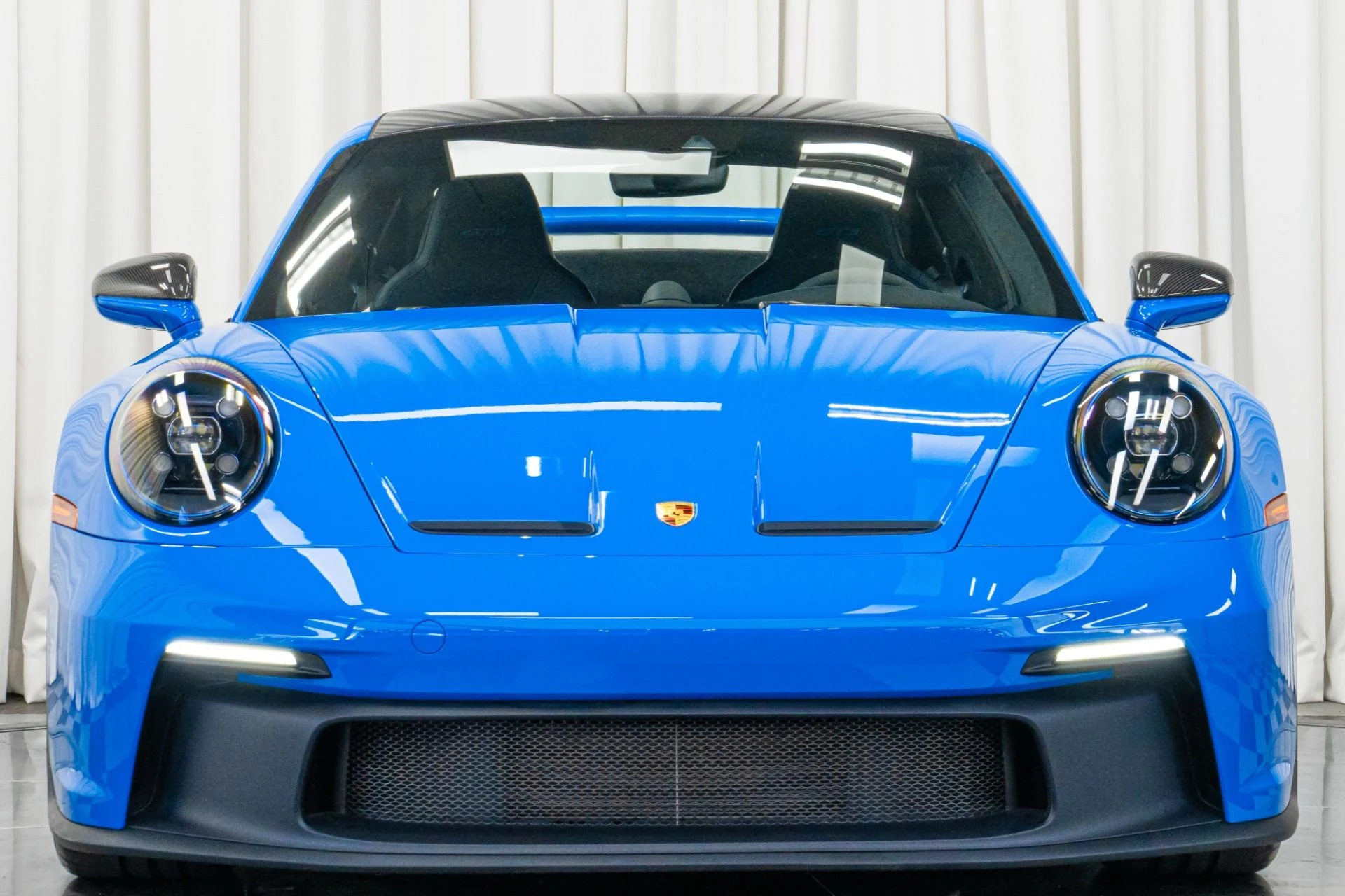 mph003_2958595450_Used_2022_Porsche_911_GT_3_6_Speed_Manual_Low_Miles_Carbon_Roof_Blue_Stitching_1762362597_ceb0228909