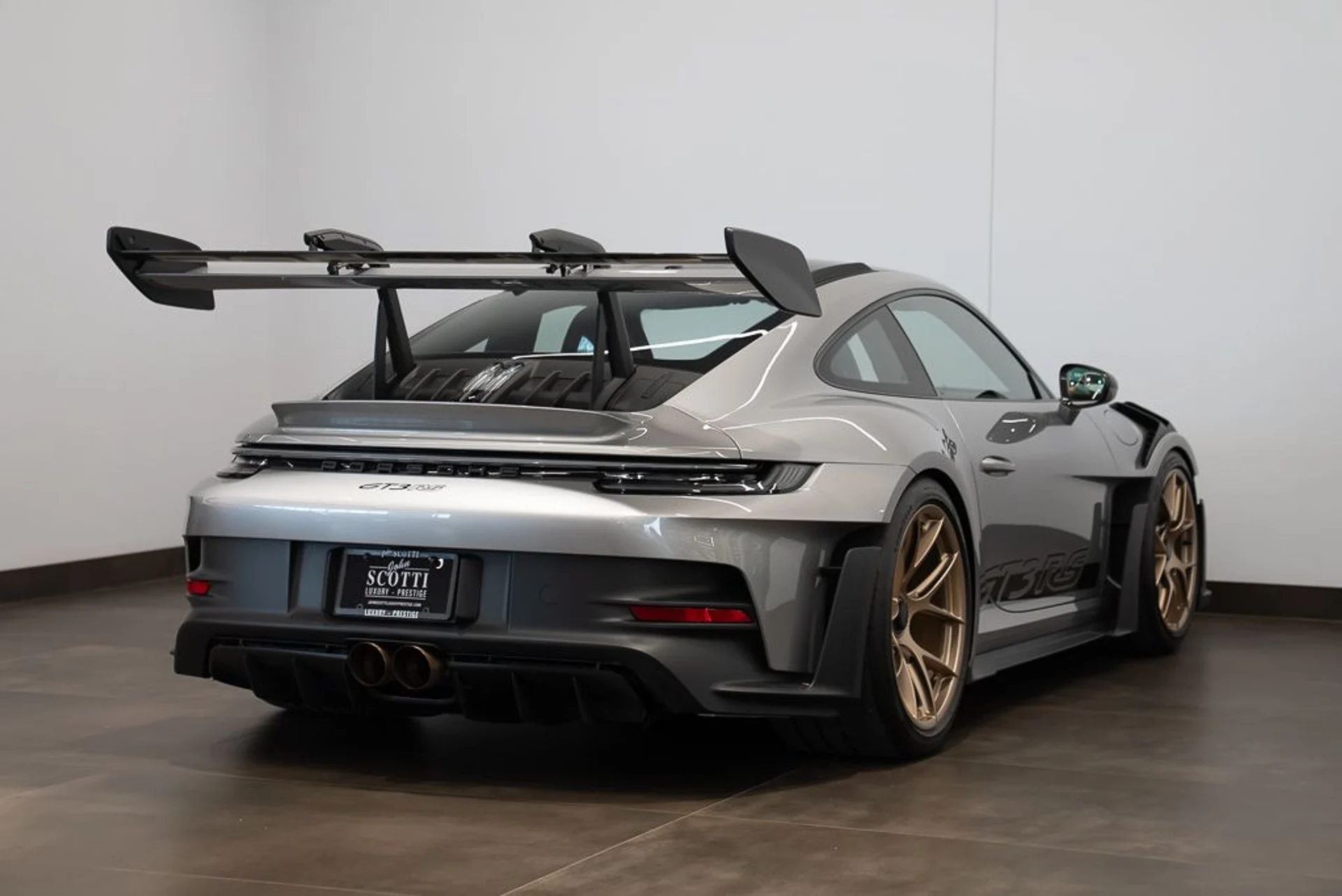 mph003_2967541144_porsche_911_2024_1977c7a4f9