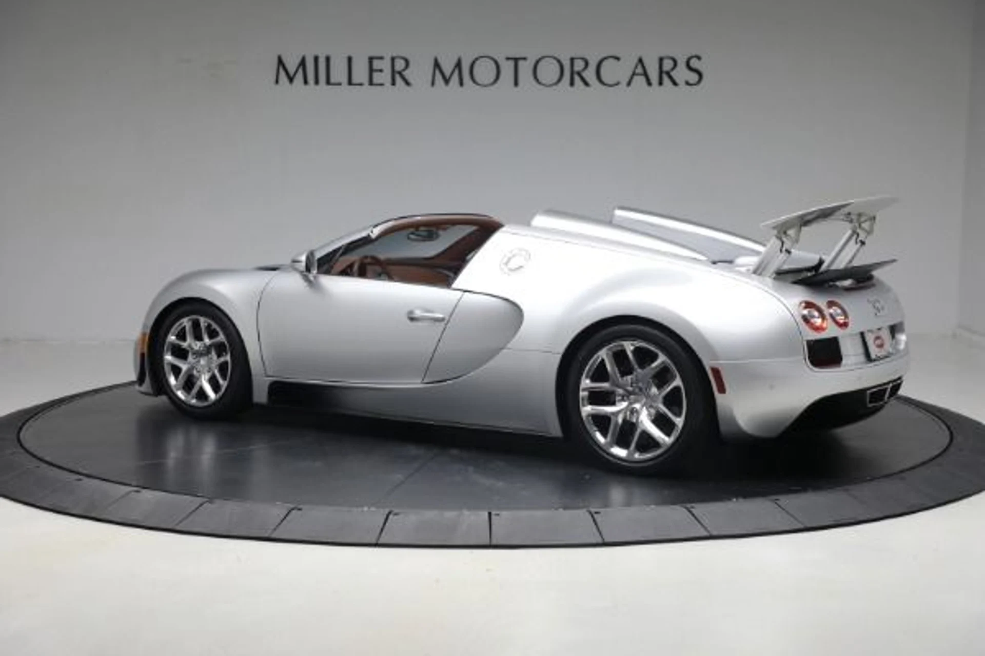 mph003_2972101577_Used_2015_Bugatti_Veyron_164_Grand_Sport_Vitesse_7505b9020c