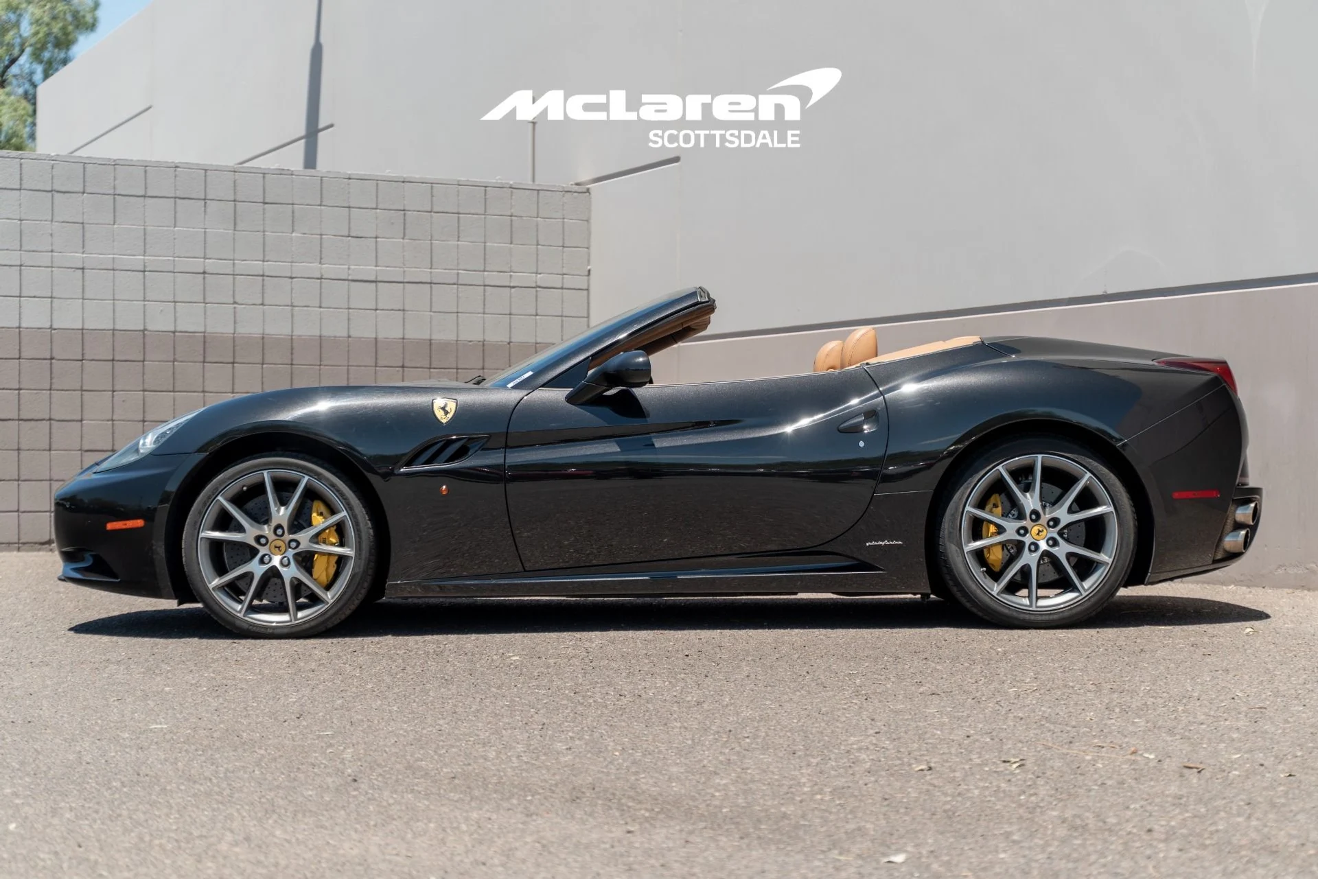 mph003_2975833930_Used_2014_FERRARI_CALIFORNIA_1784916400_58bb48115d