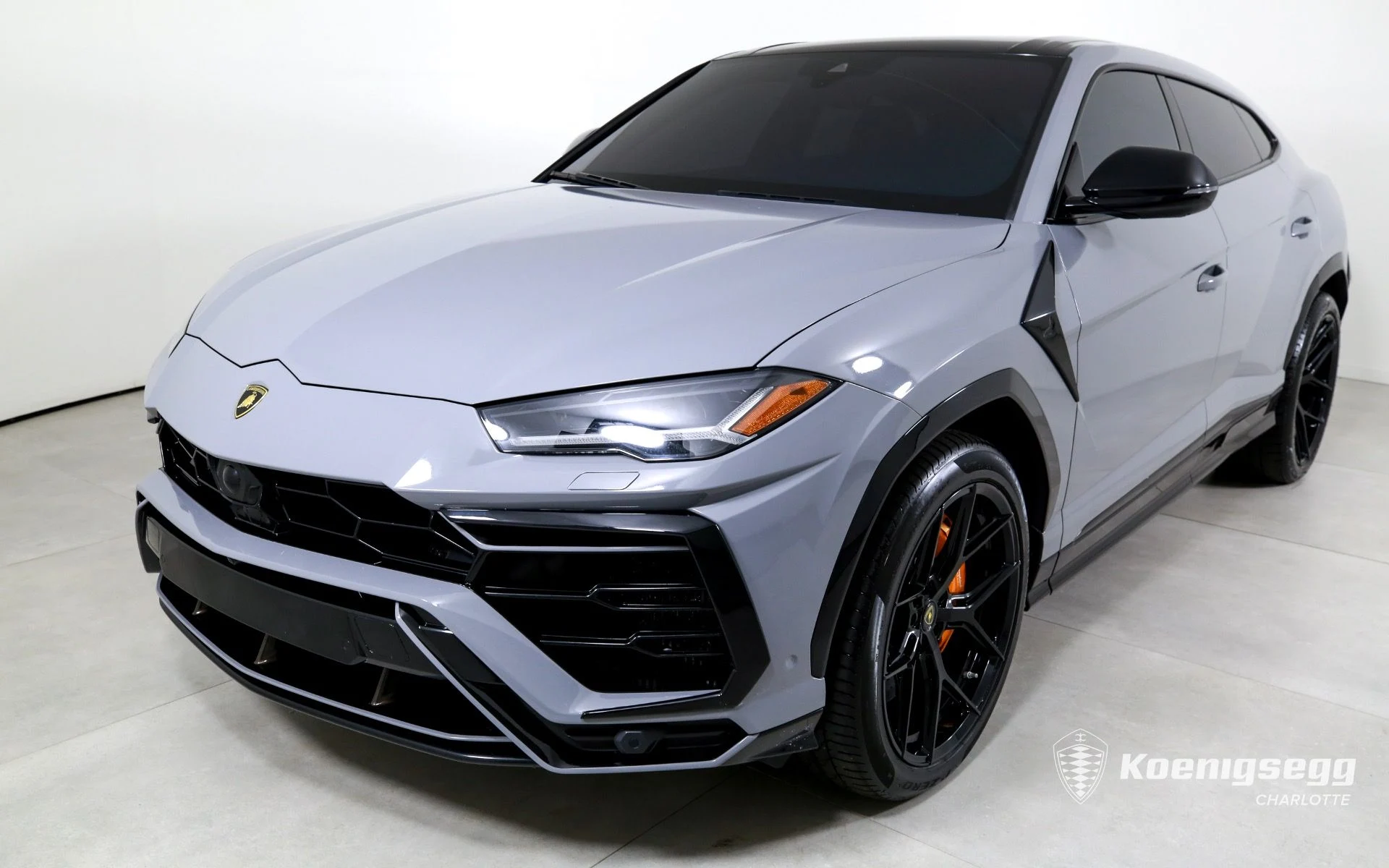 mph003_2987376472_Used_2019_LAMBORGHINI_URUS_1760989650_8ebc19b17d