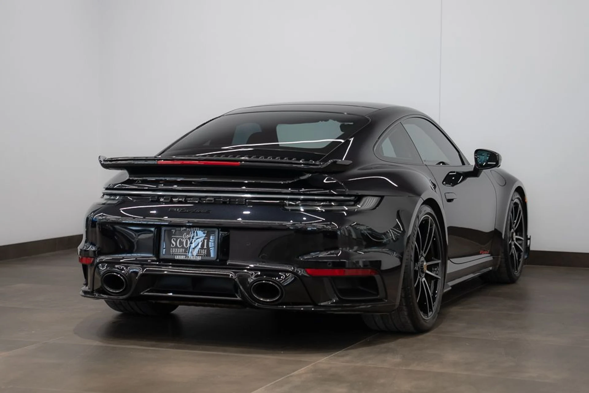 mph003_2987626414_porsche_911_2021_jpg_v_1776180195_664cd4dd20