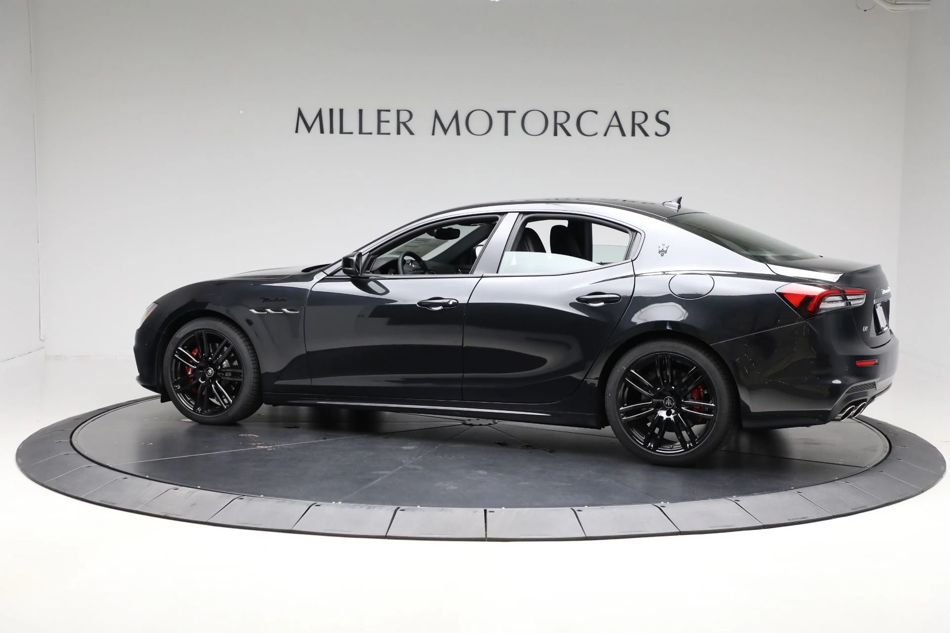 mph003_2990105404_New_2024_Maserati_Ghibli_Modena_Ultima_Q4_8d027830a5