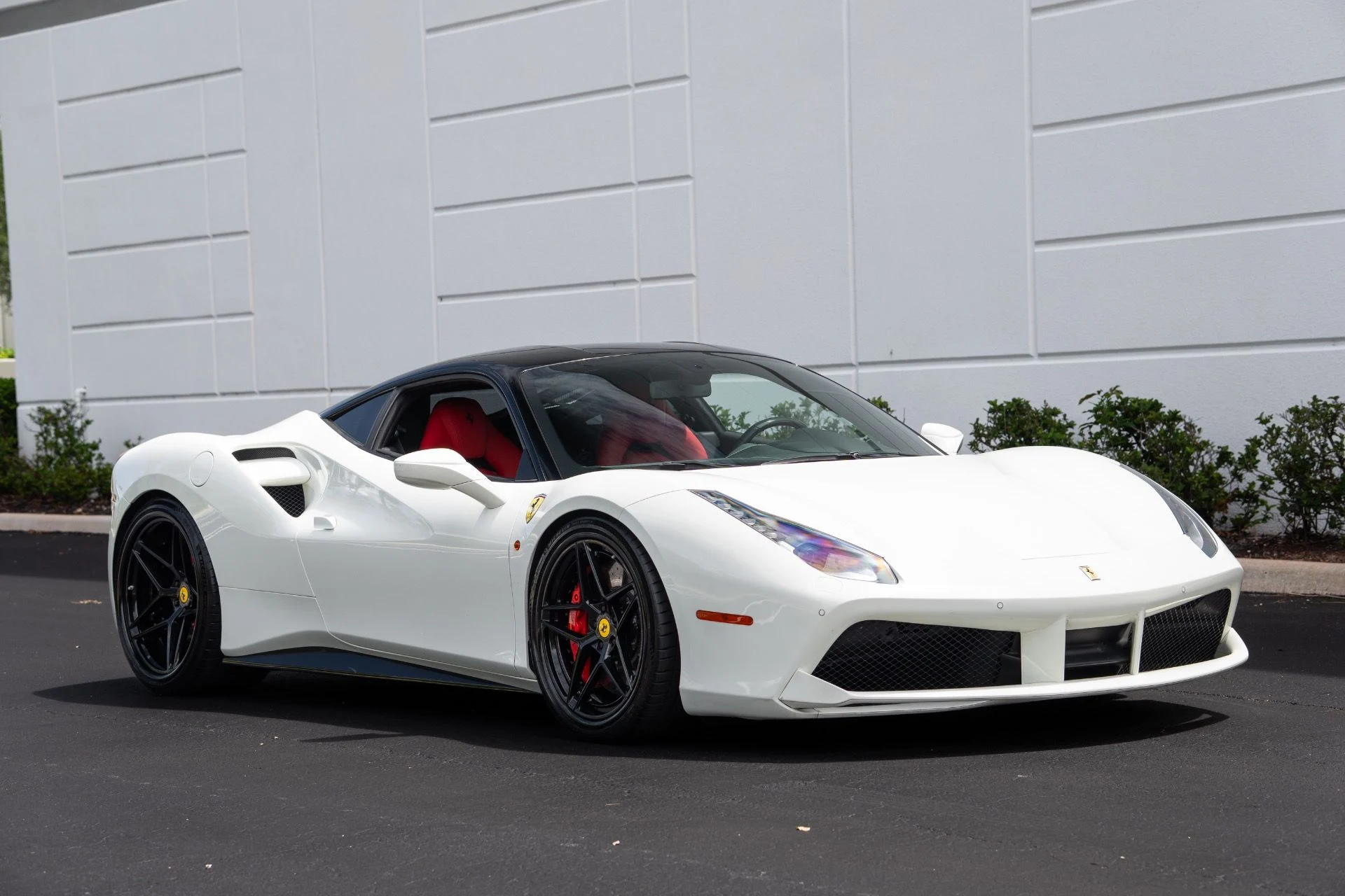 mph003_299041933_Used_2016_Ferrari_488_GTB_1777085650_bcc33f4101