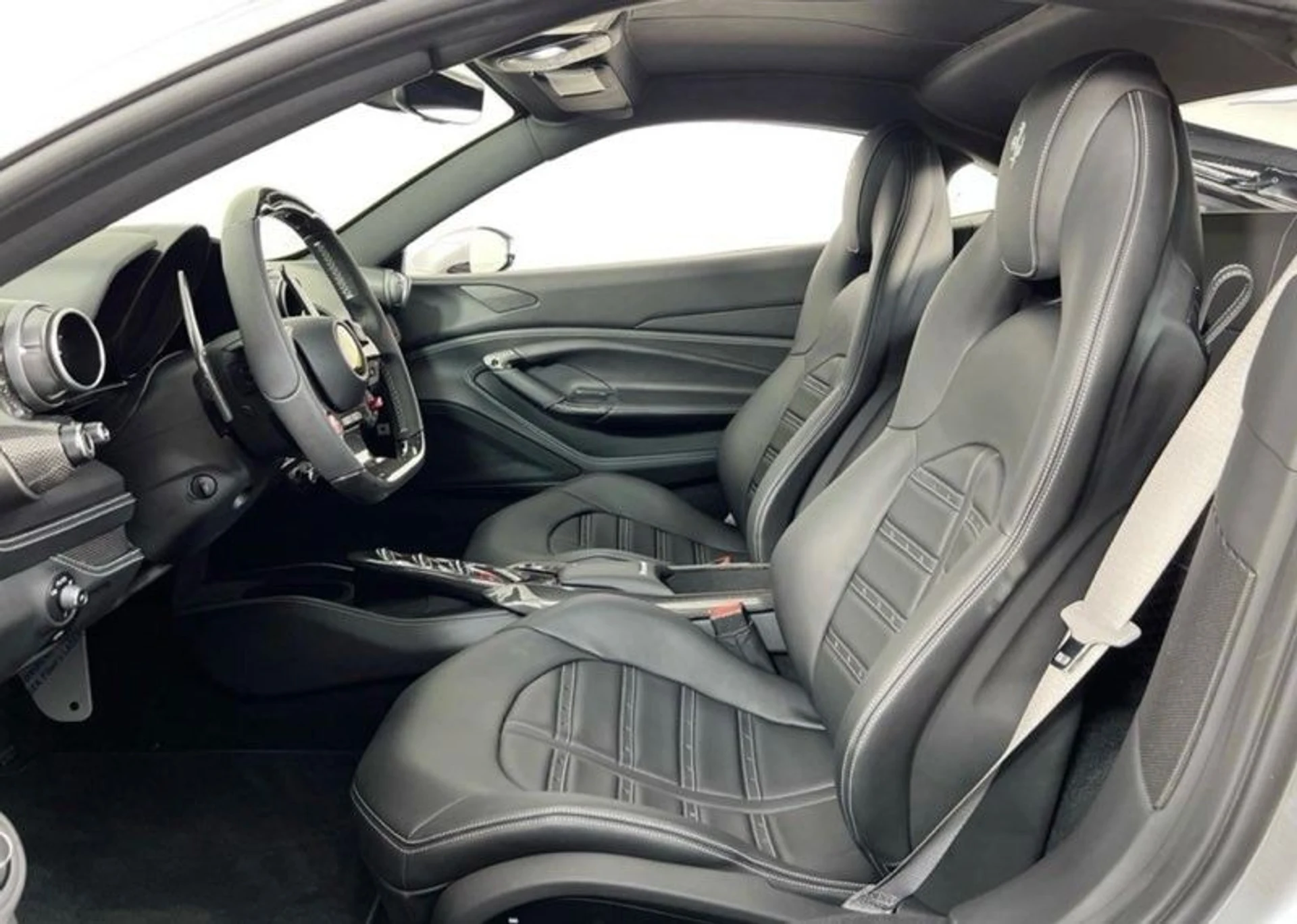 mph003_2995156984_Used_2022_Ferrari_F8_Tributo_1768414750_3c5df1f1df