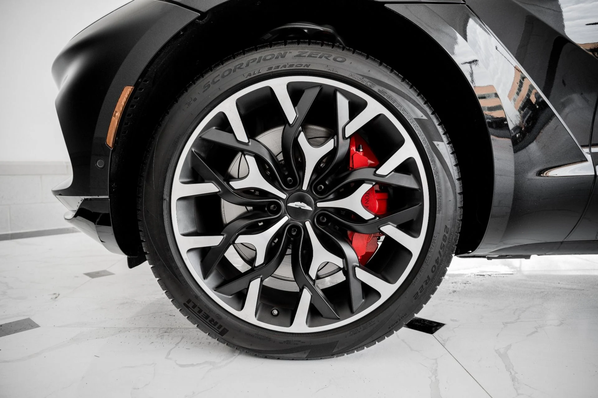 mph003_2999733051_Used_2022_Aston_Martin_DBX_550_1675796960_92af9c48e0