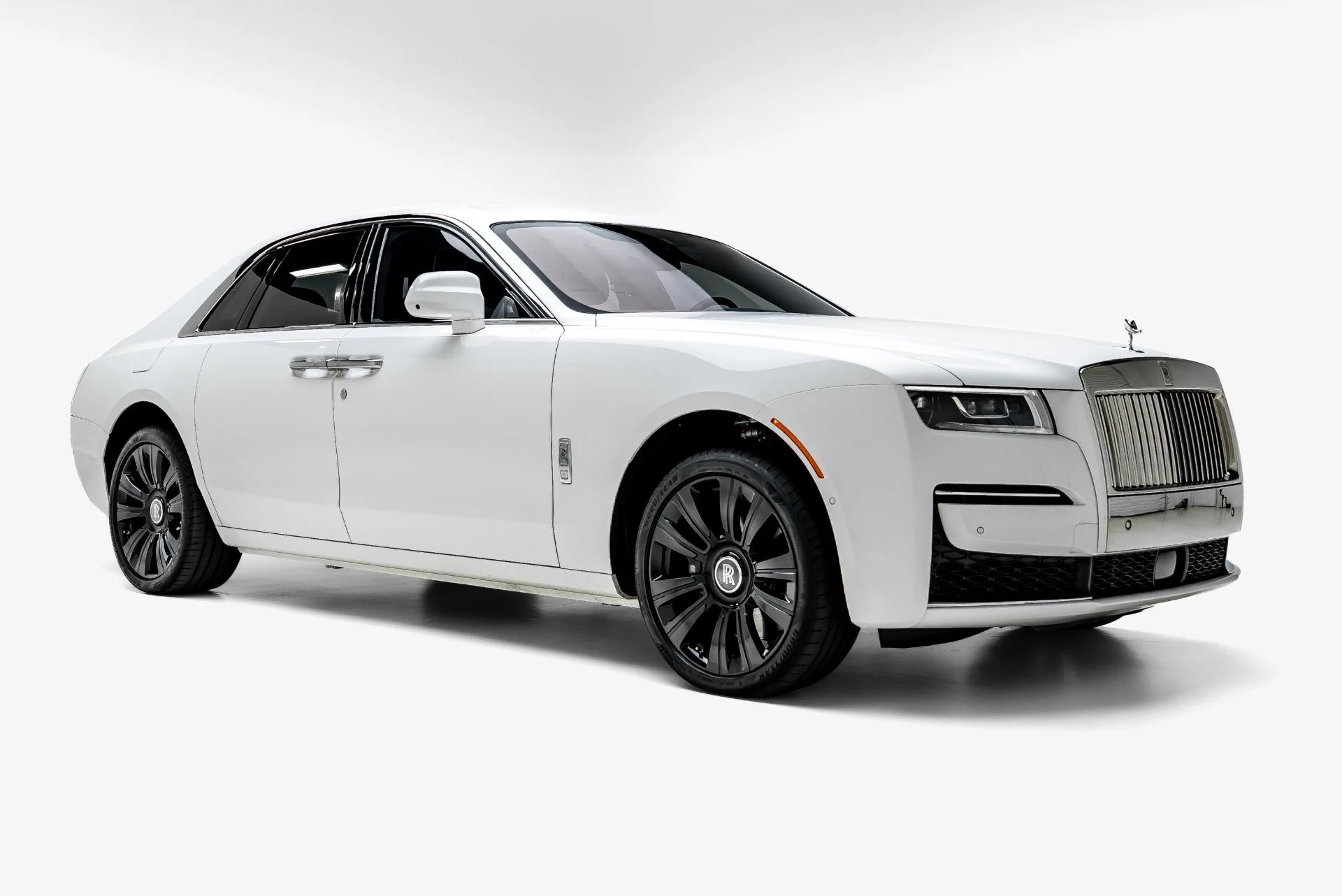 mph003_3002018519_Used_2022_Rolls_Royce_Ghost_1784162744_2246eb5542