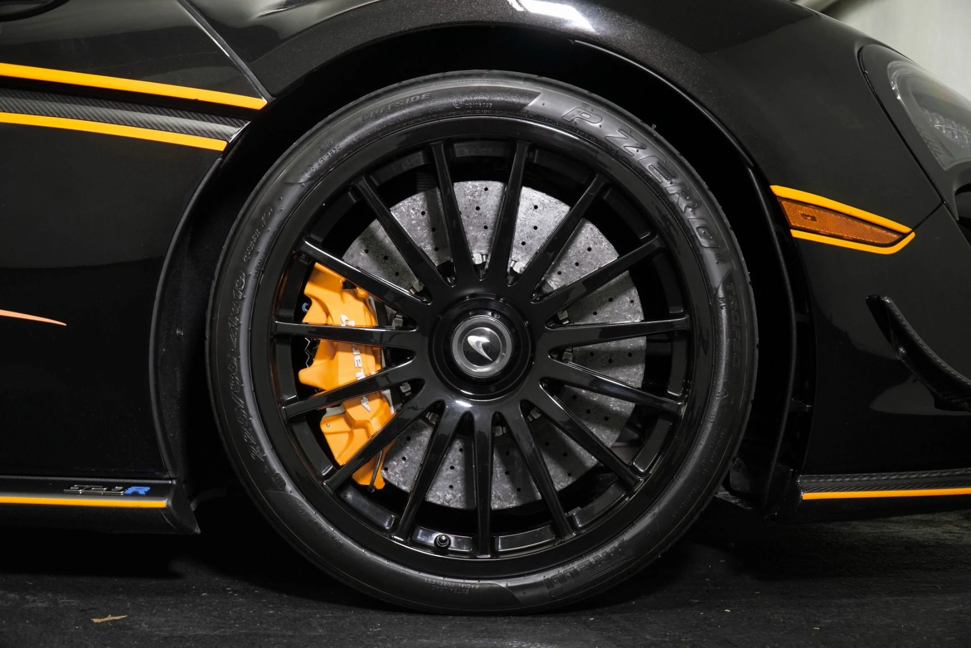 mph003_3002516803_Used_2020_Mc_Laren_620_R_1776144012_995a8427f3
