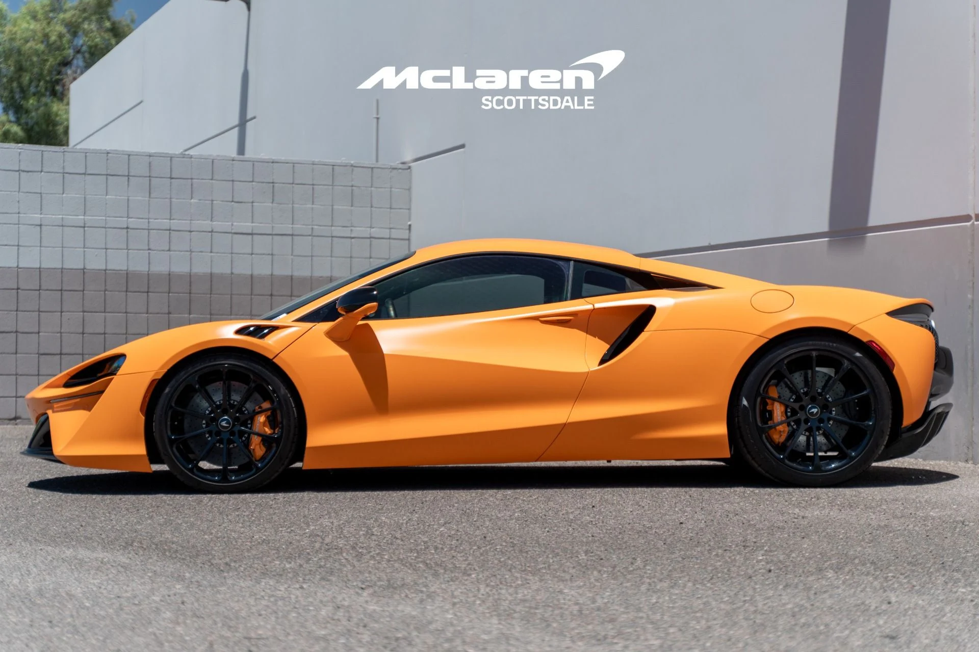 mph003_3005657625_Used_2023_MCLAREN_ARTURA_1780685437_12114435e1