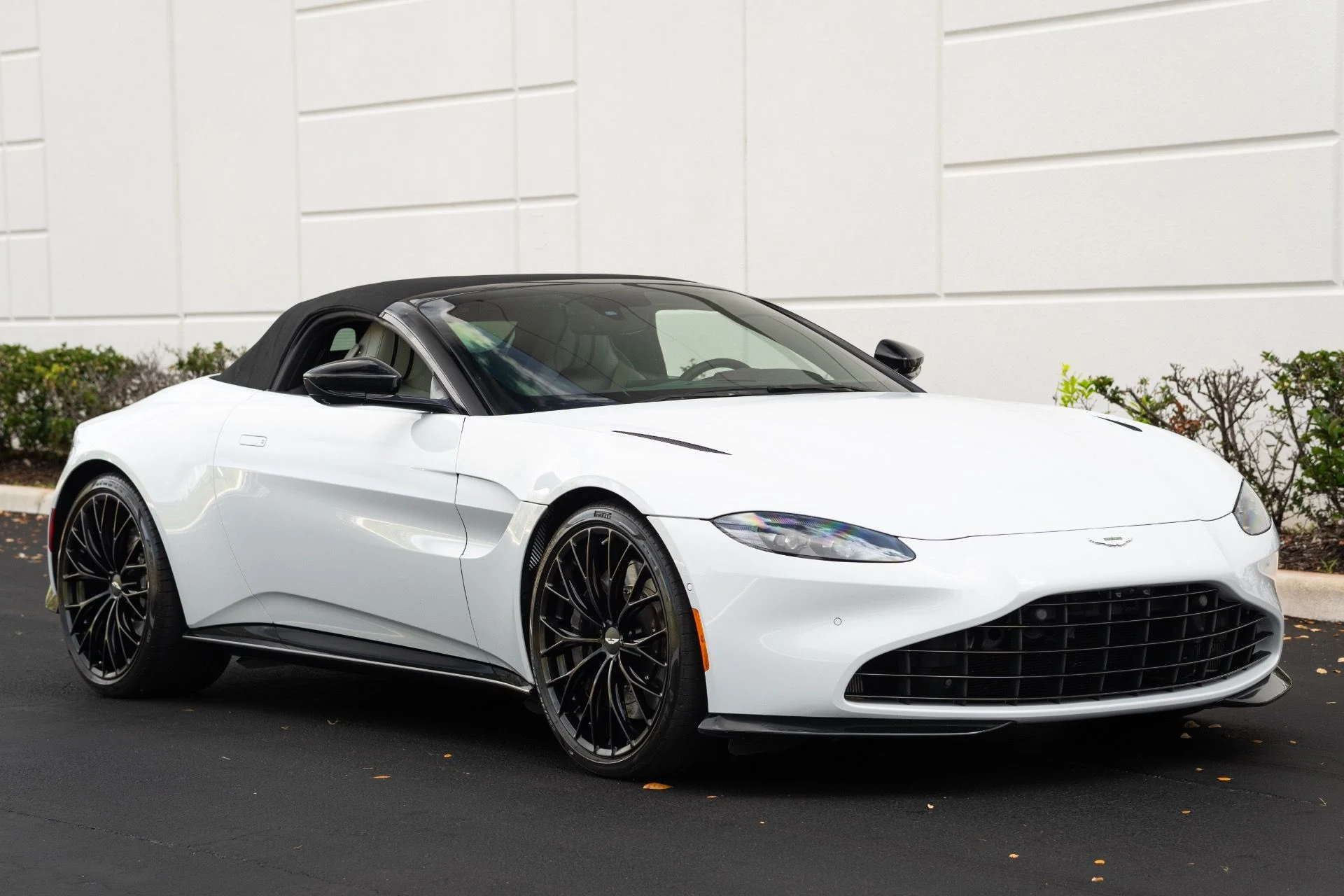 mph003_3008088715_Used_2023_Aston_Martin_Vantage_V8_1773336980_f8dec0db27