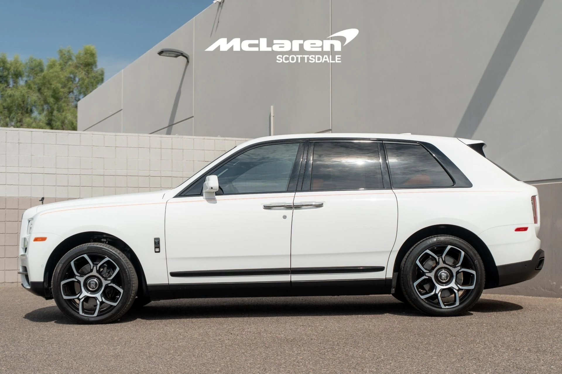 mph003_3013030583_Used_2022_Rolls_Royce_CULLINAN_1786997064_855ffbc49d