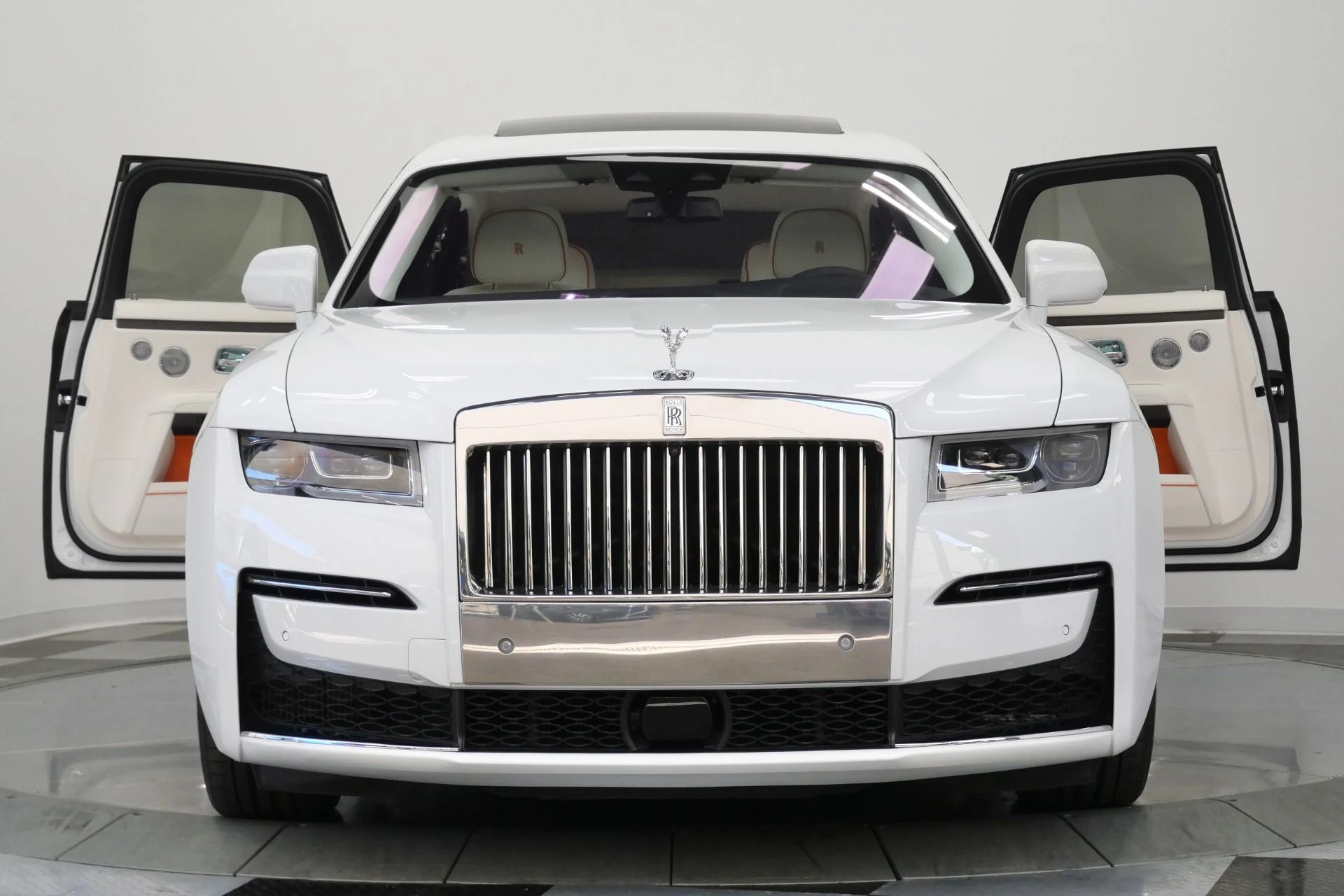 mph003_3013861307_Used_2022_Rolls_Royce_Ghost_Low_Miles_The_Ghost_Package_Bespoke_Audio_1780333071_1aaa472061
