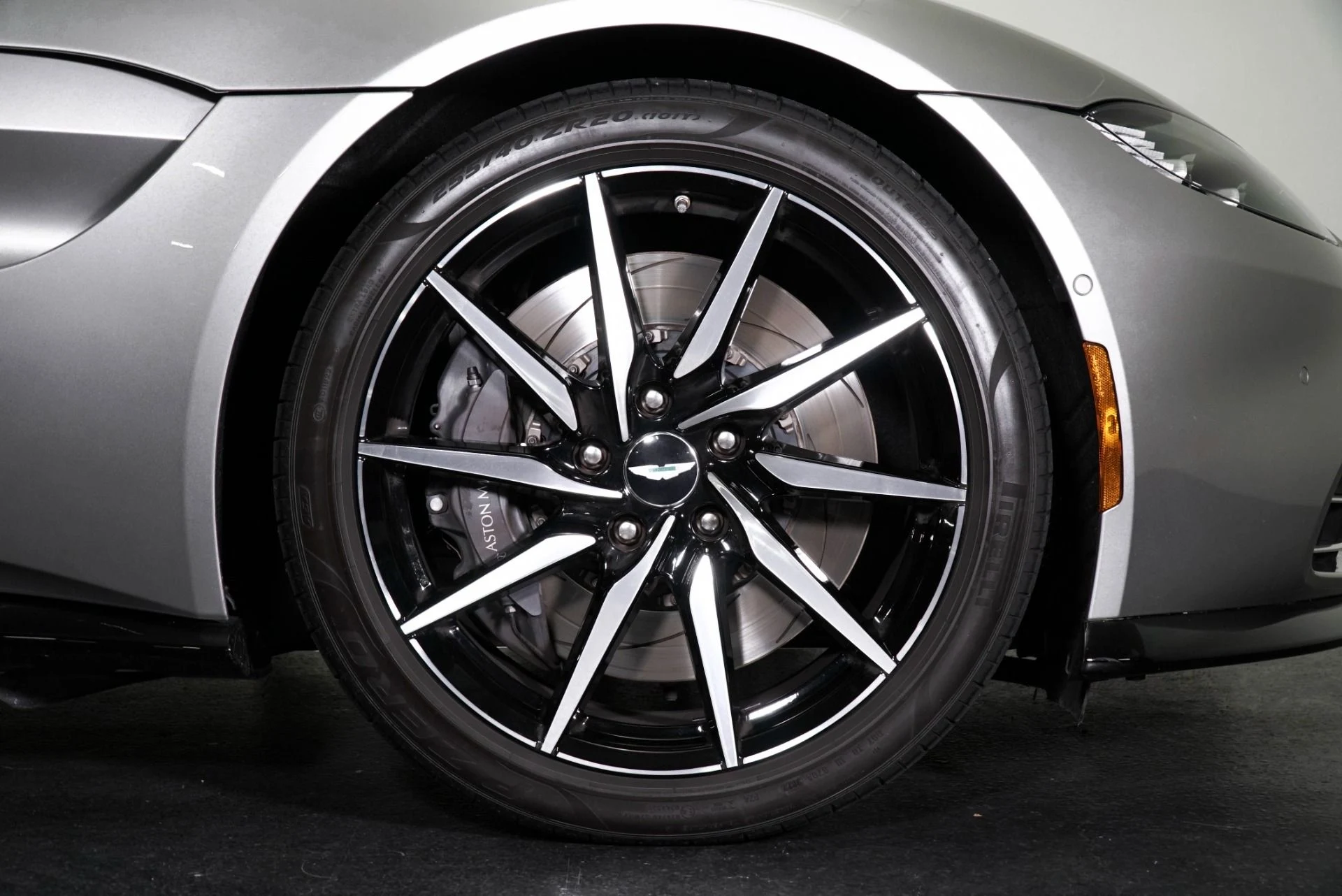 mph003_3017325452_Used_2023_Aston_Martin_Vantage_1770366808_c29d6a55b8