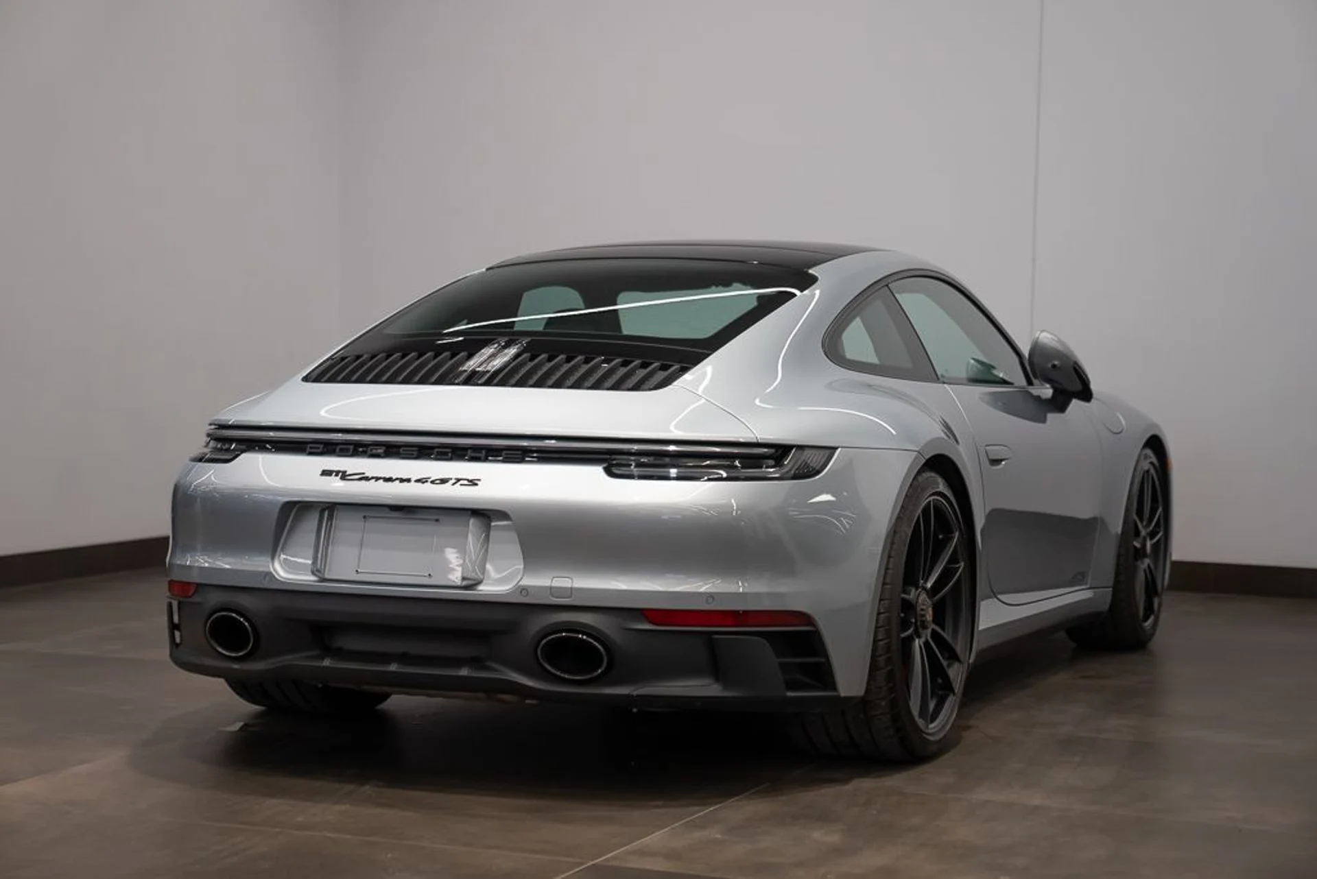 mph003_3023206330_porsche_911_2022_b73e65249a