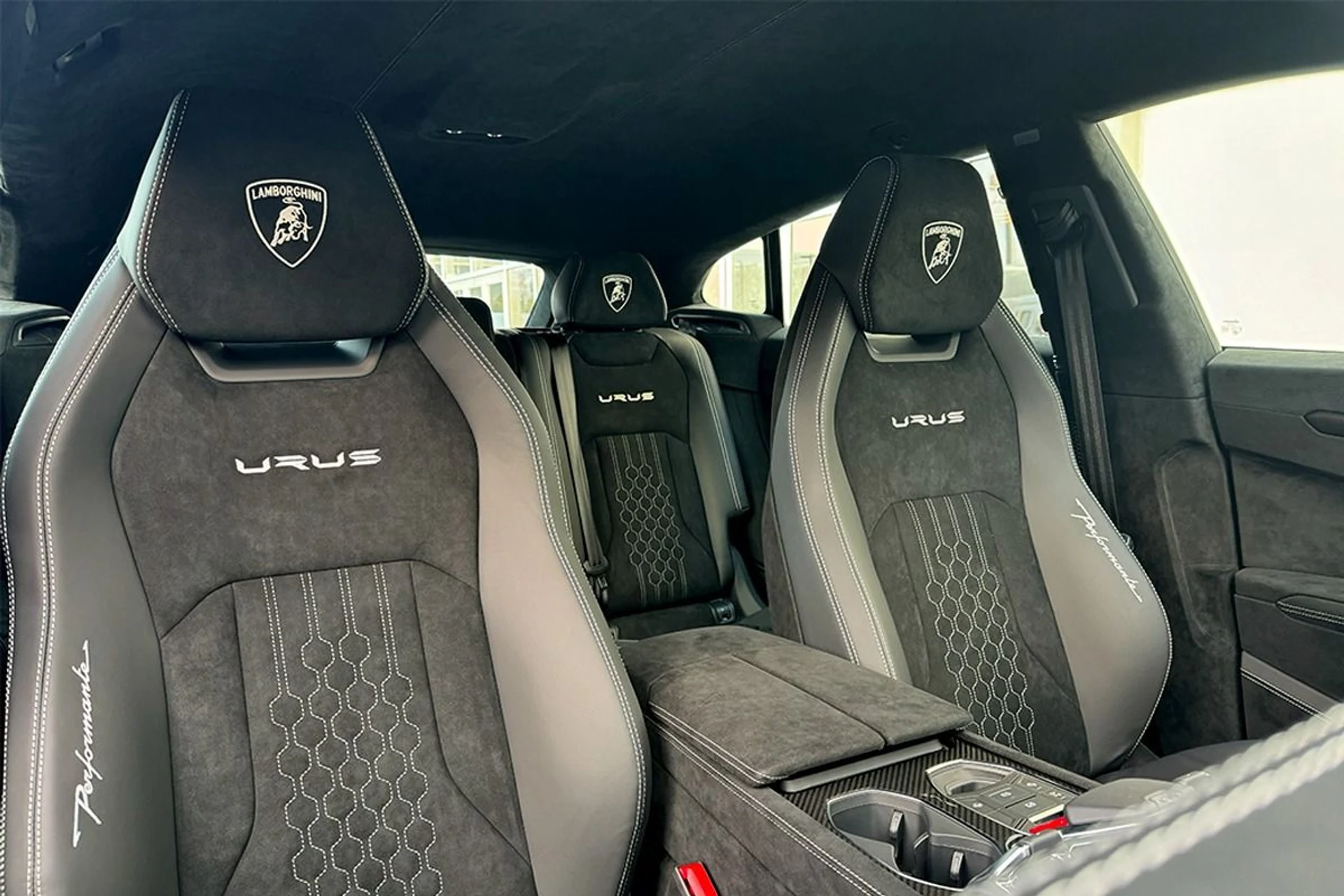 mph003_3026594309_Used_2024_Lamborghini_Urus_Performante_1737380299_e62939332f