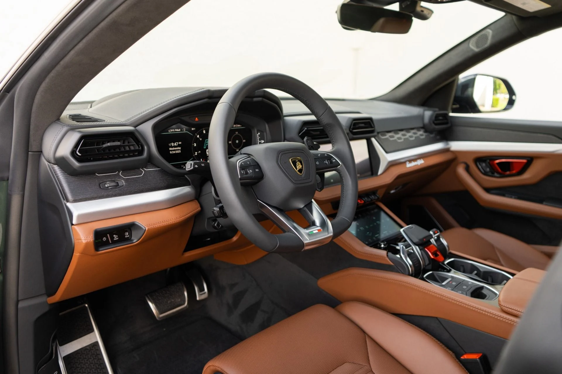 mph003_3031543686_Used_2025_Lamborghini_Urus_SE_1758739816_c4b76ce69c