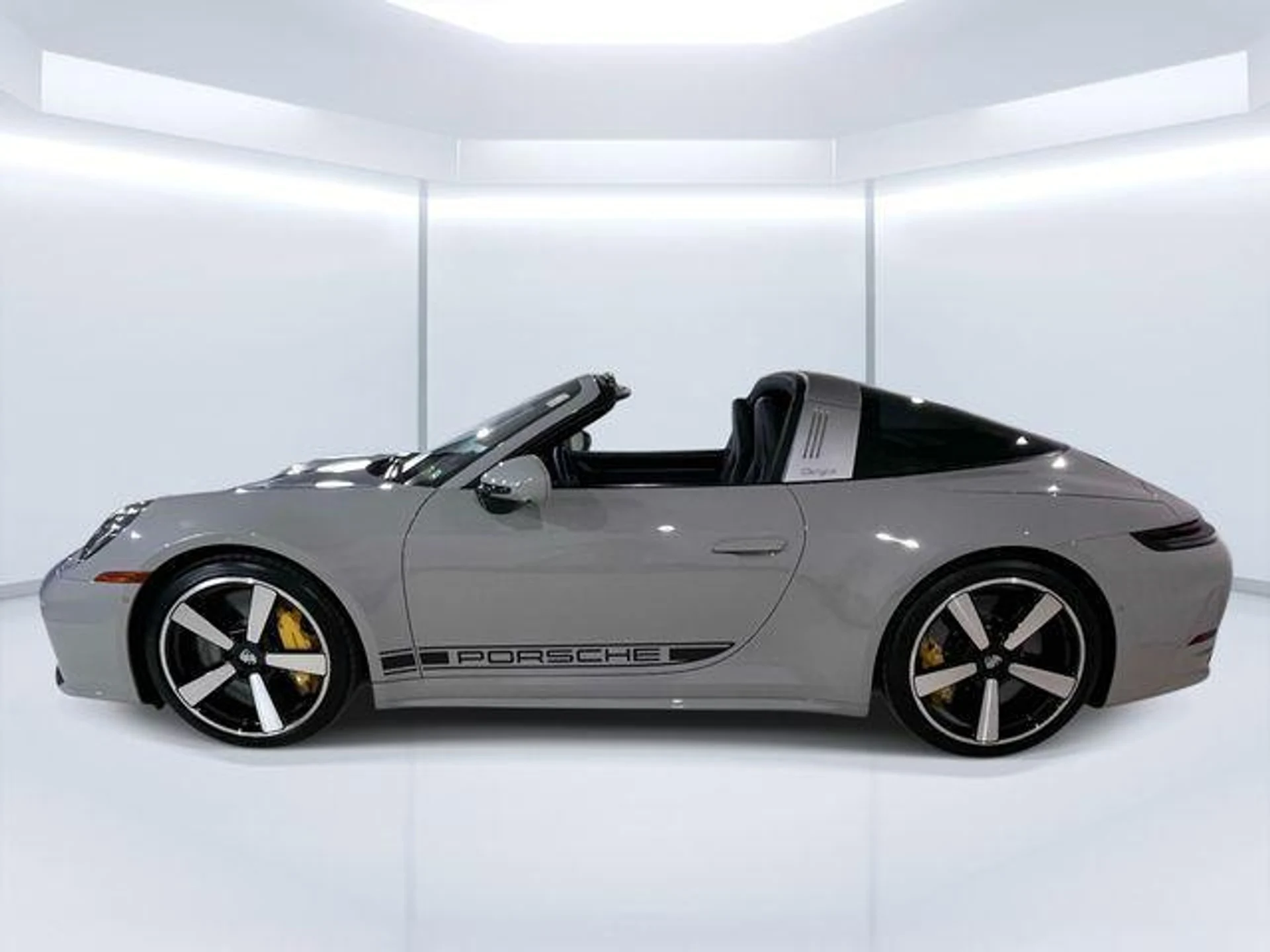 mph003_3033140053_Xg6s0_Xr91_D3a_BKK_5_K_Auuhu_t_Agg_2c119b8004