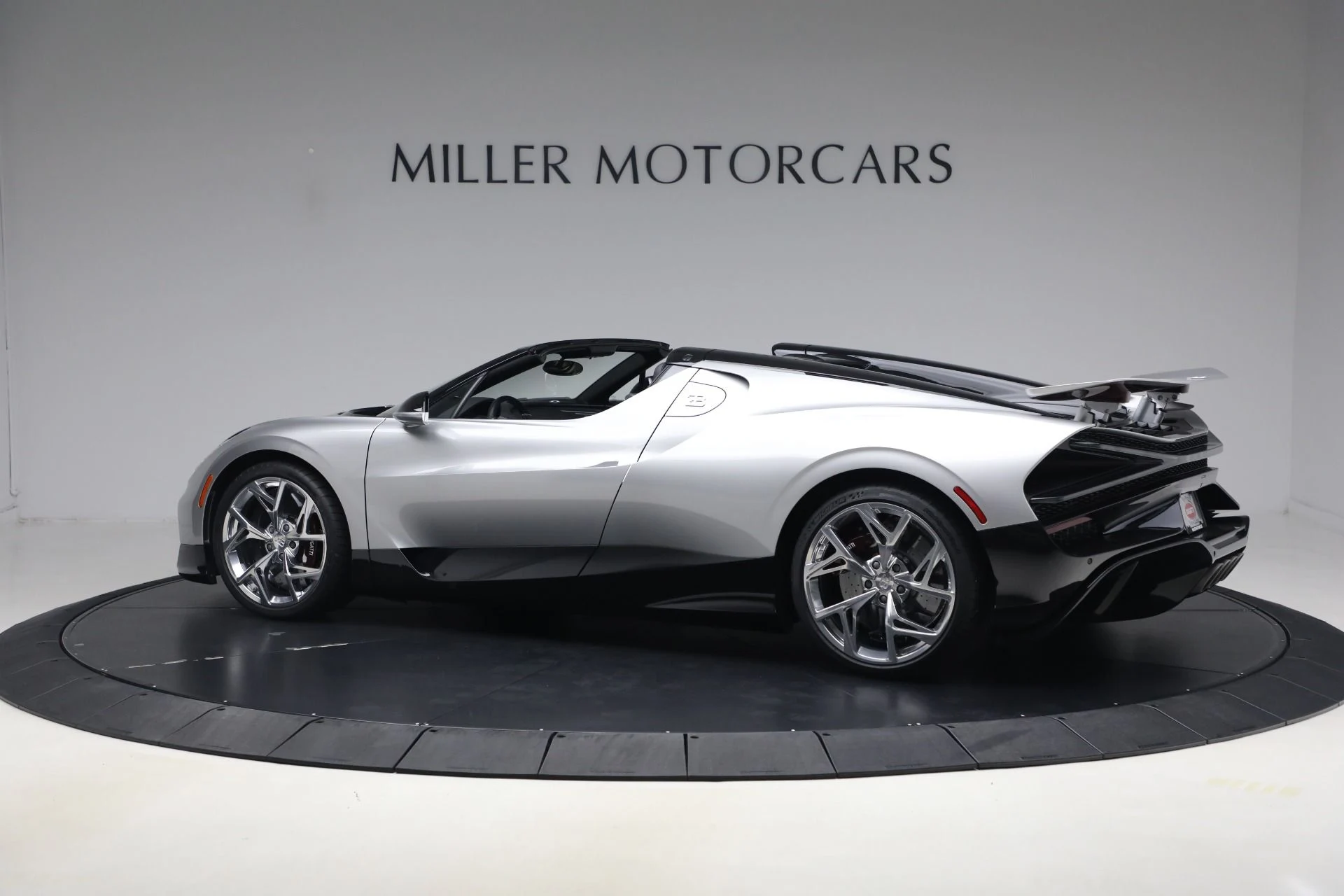 mph003_304031090_Used_2025_Bugatti_Mistral_e059bd16d9