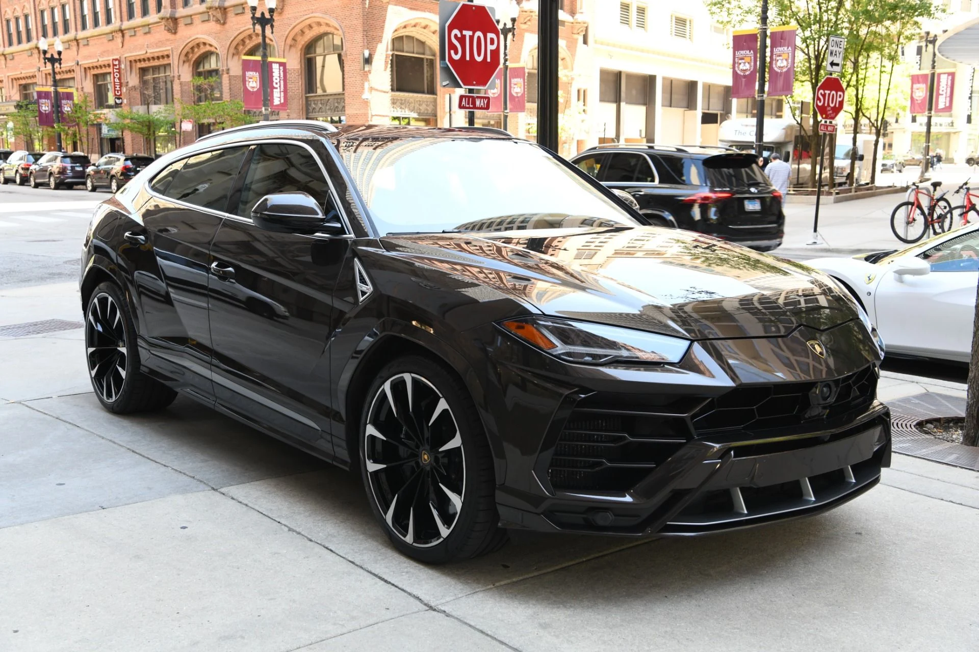 mph003_3041190716_Used_2021_Lamborghini_Urus_1748030633_eed0c65b46