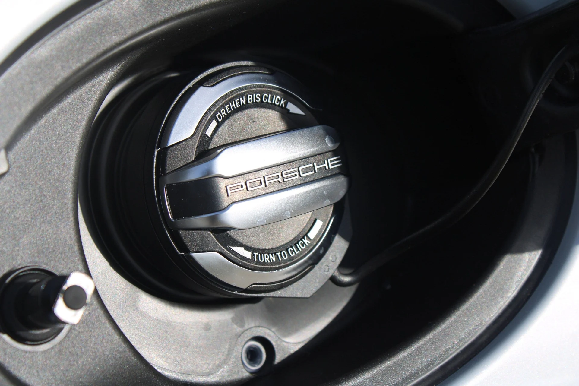 mph003_3052476752_51549c0161bf4ee88382970e52c20da4x_e1d9abc828