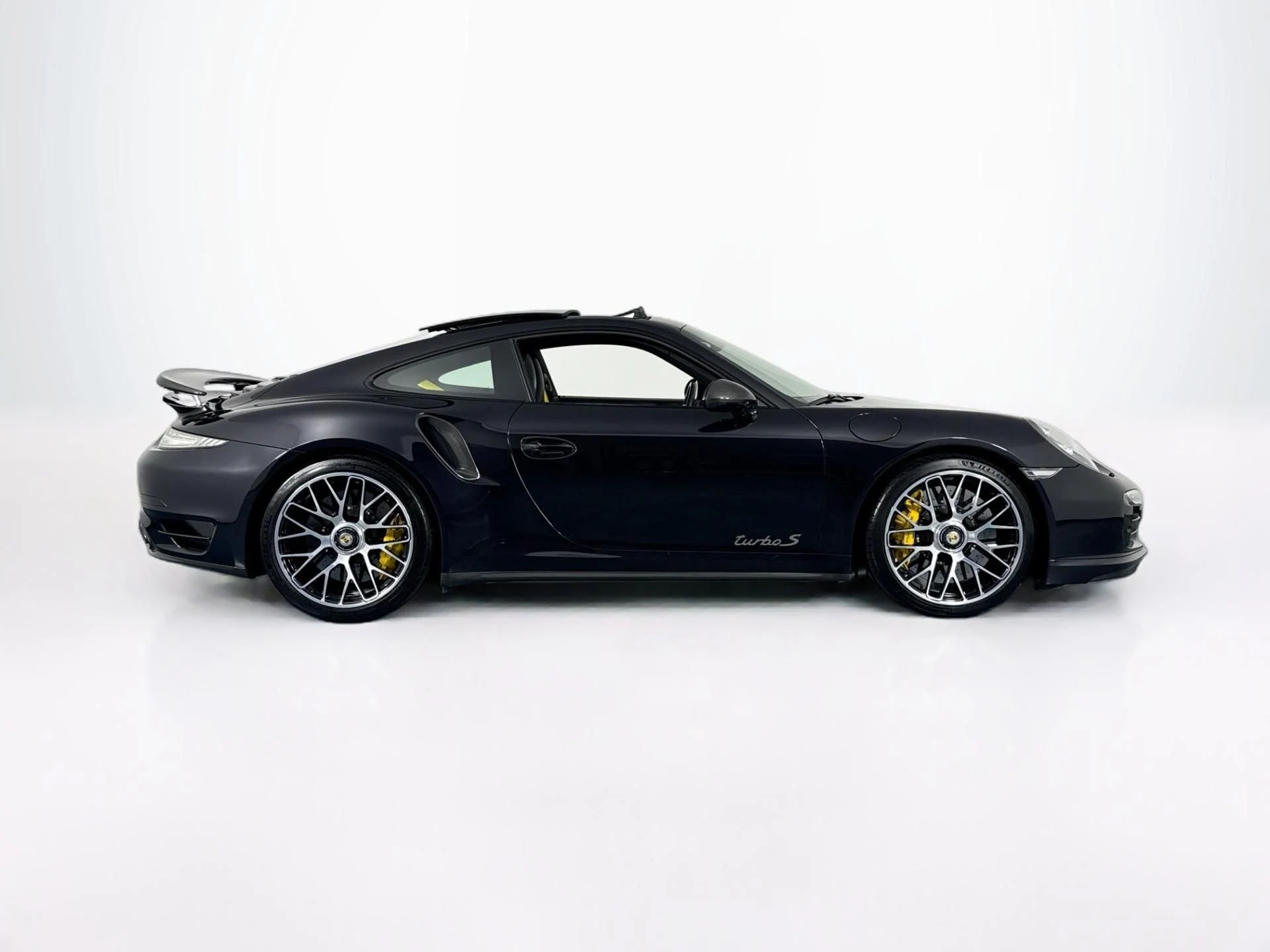 mph003_3058131637_Used_2014_Porsche_911_Turbo_S_1785187736_72ad3aa0dd