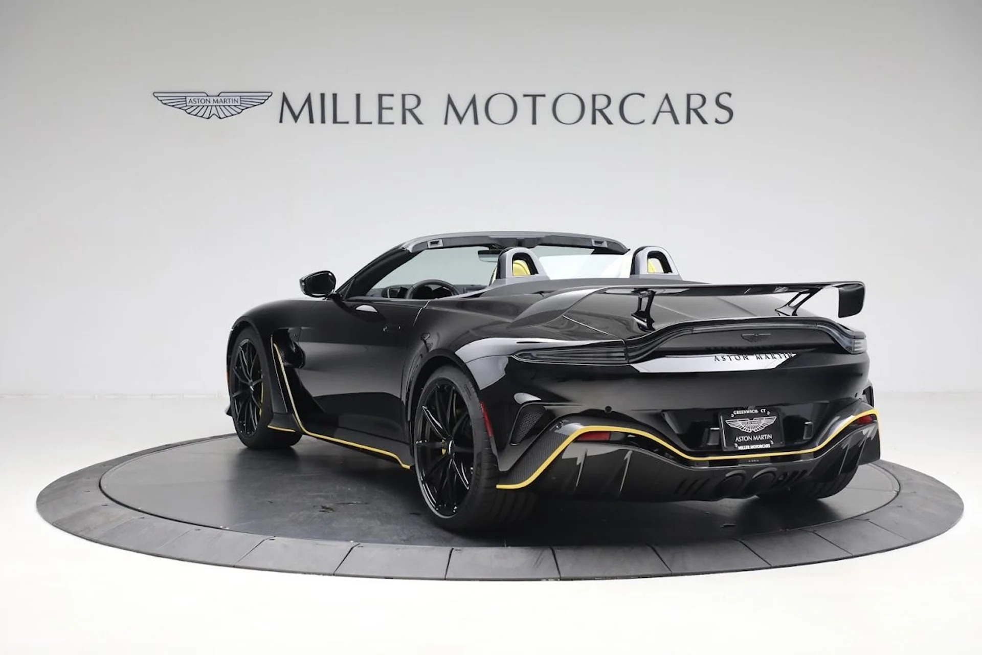 mph003_3062737308_Used_2023_Aston_Martin_Vantage_V12_1687444772_27d7f6d5ec