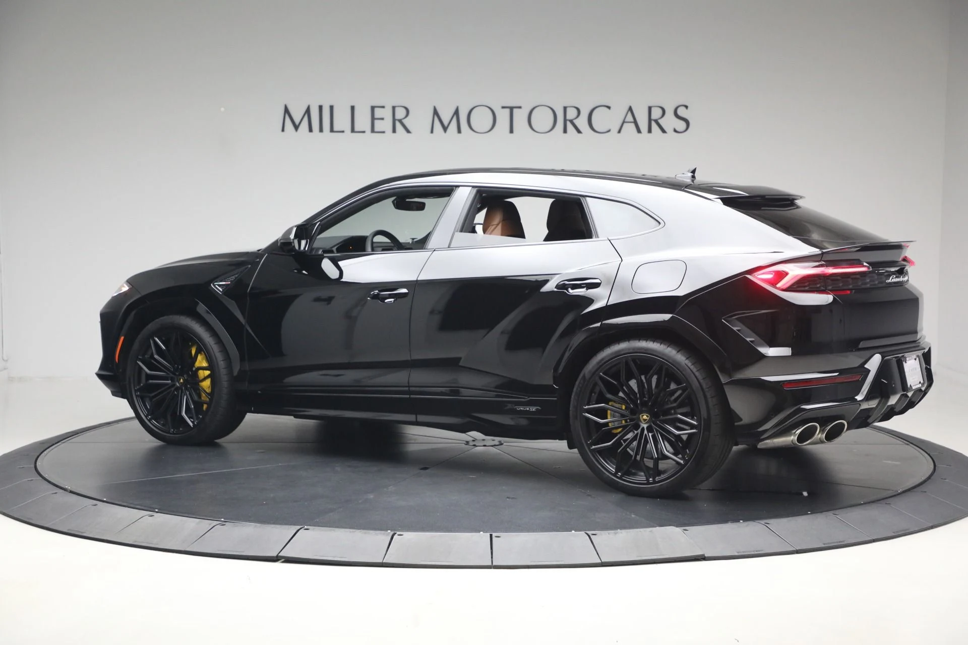 mph003_3064190762_Used_2025_Lamborghini_Urus_SE_1779826713_4e5e49c9fe