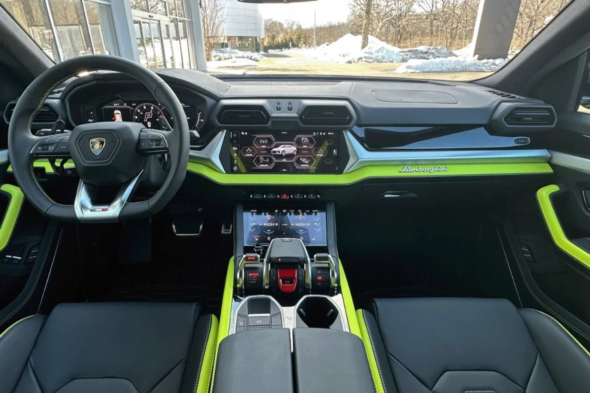 mph003_3070707553_Used_2025_Lamborghini_Urus_SE_1770899583_2f148aa0f7