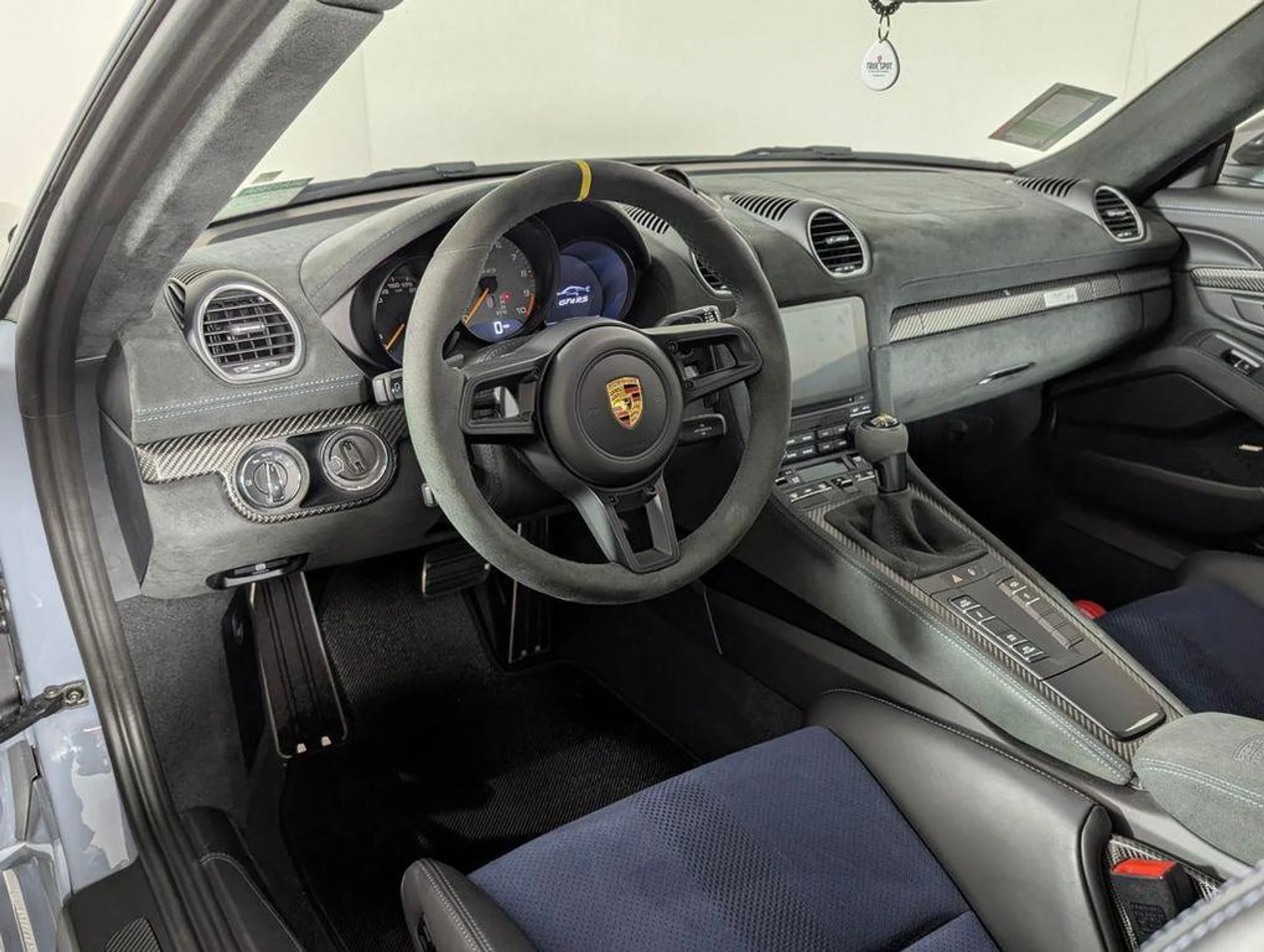 mph003_3078714411_W_Eq_GVRPAJ_3vp80q_r_H1d_Ow_ZIO_6_Q_ec5ec96c5c