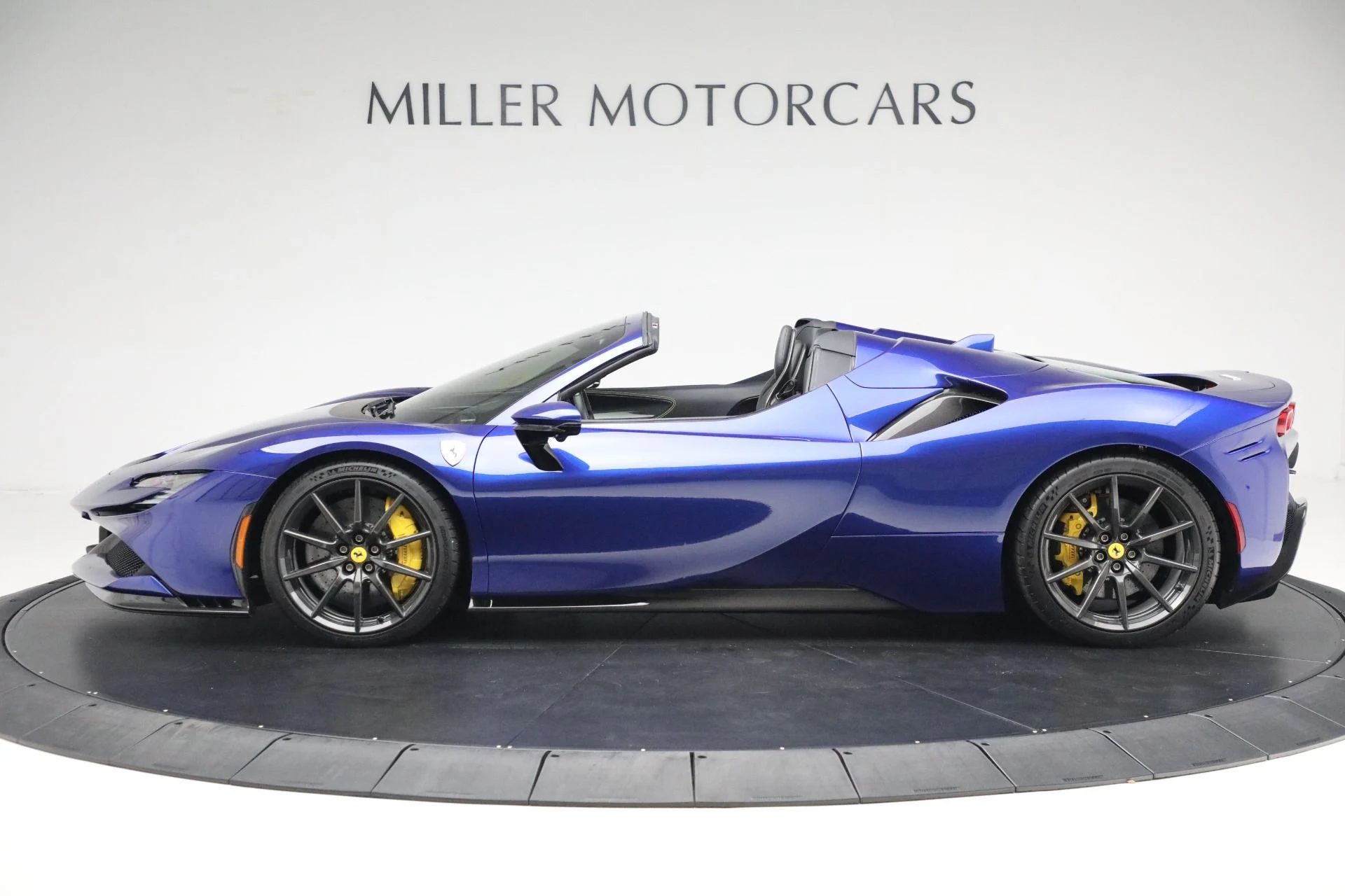 mph003_3101366837_Used_2022_Ferrari_SF_90_Spider_a49a92dba0