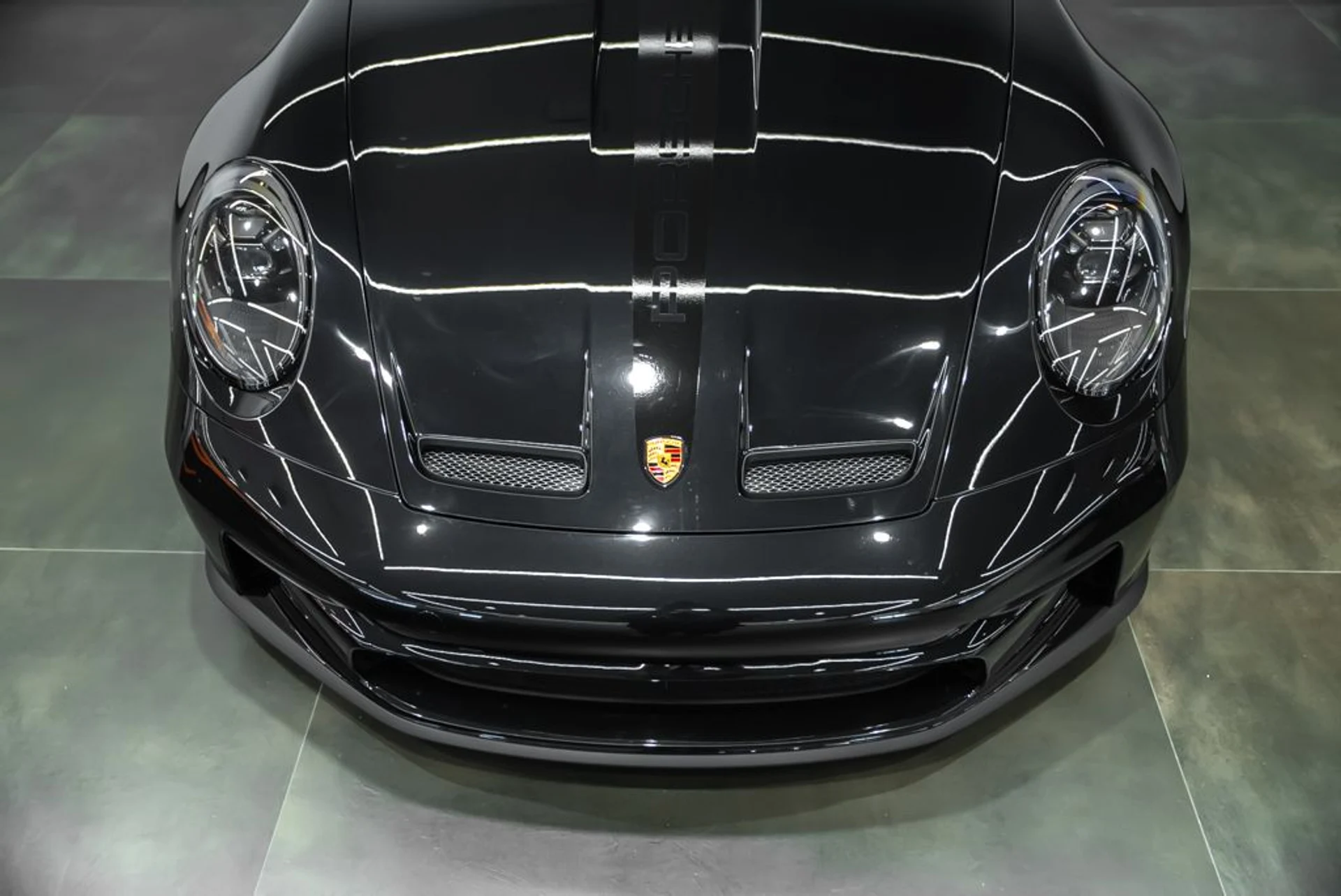 mph003_310689116_porsche_911_2024_jpg_v_1781715934_ca745fb65a
