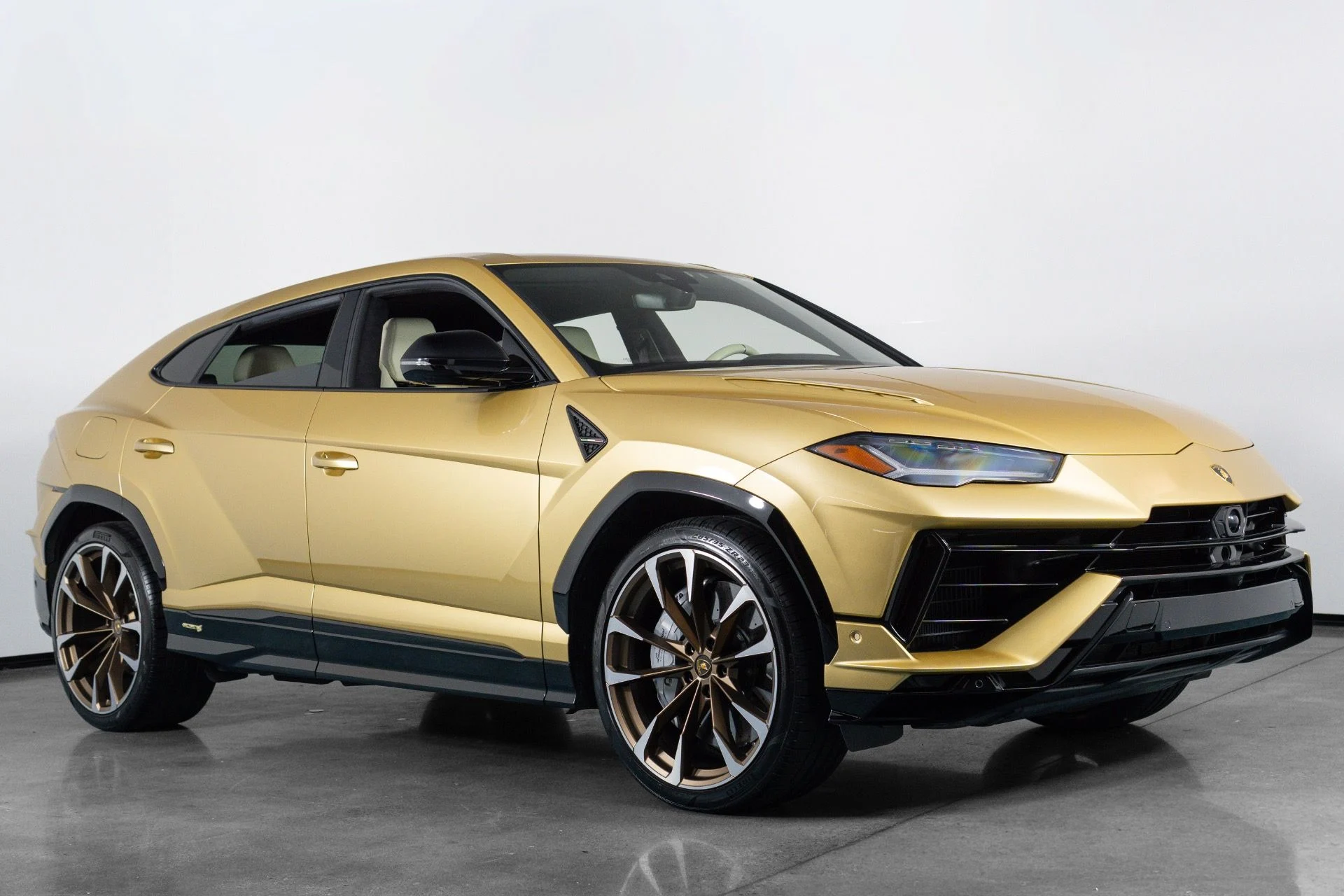 mph003_310756092_Used_2023_Lamborghini_Urus_S_1781741186_3d70a5f2c5