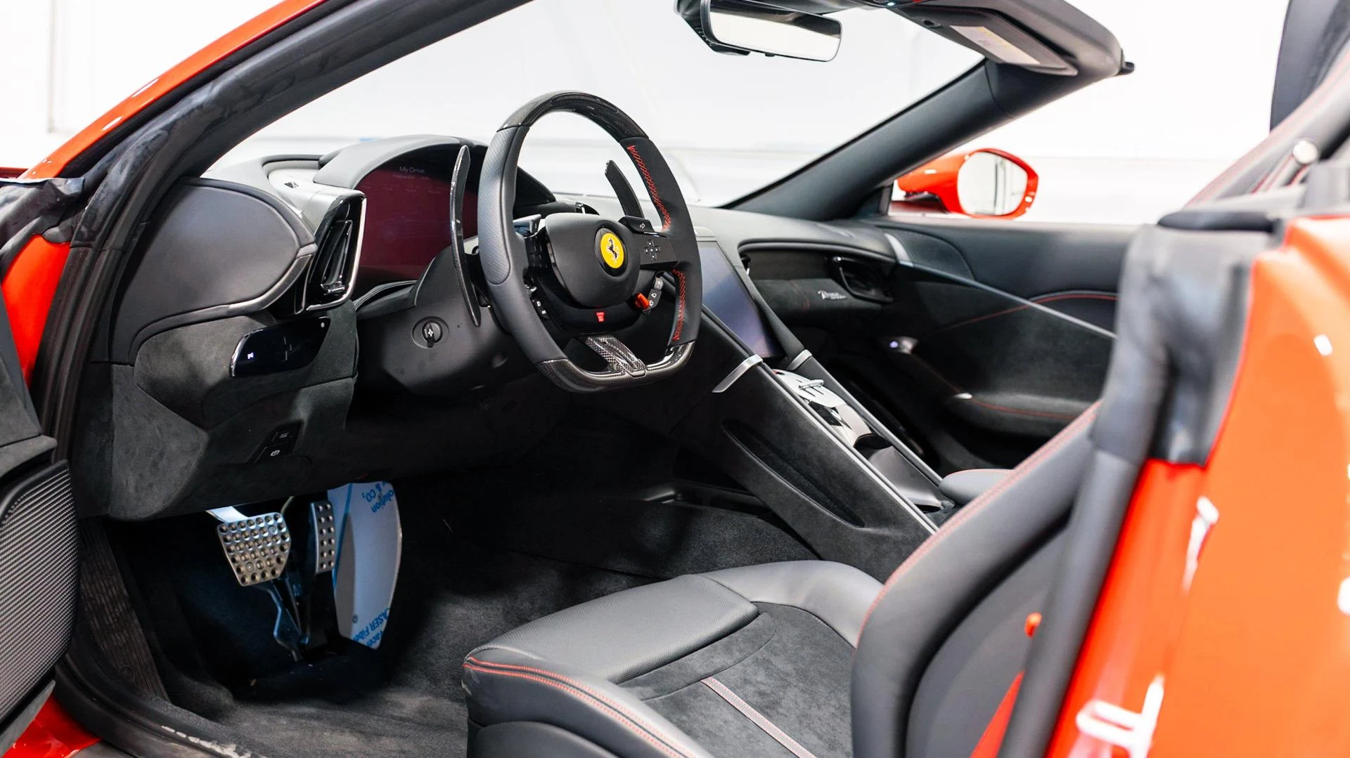 mph003_3110310010_Used_2025_Ferrari_Roma_Spider_Base_1785844882_83a4785602