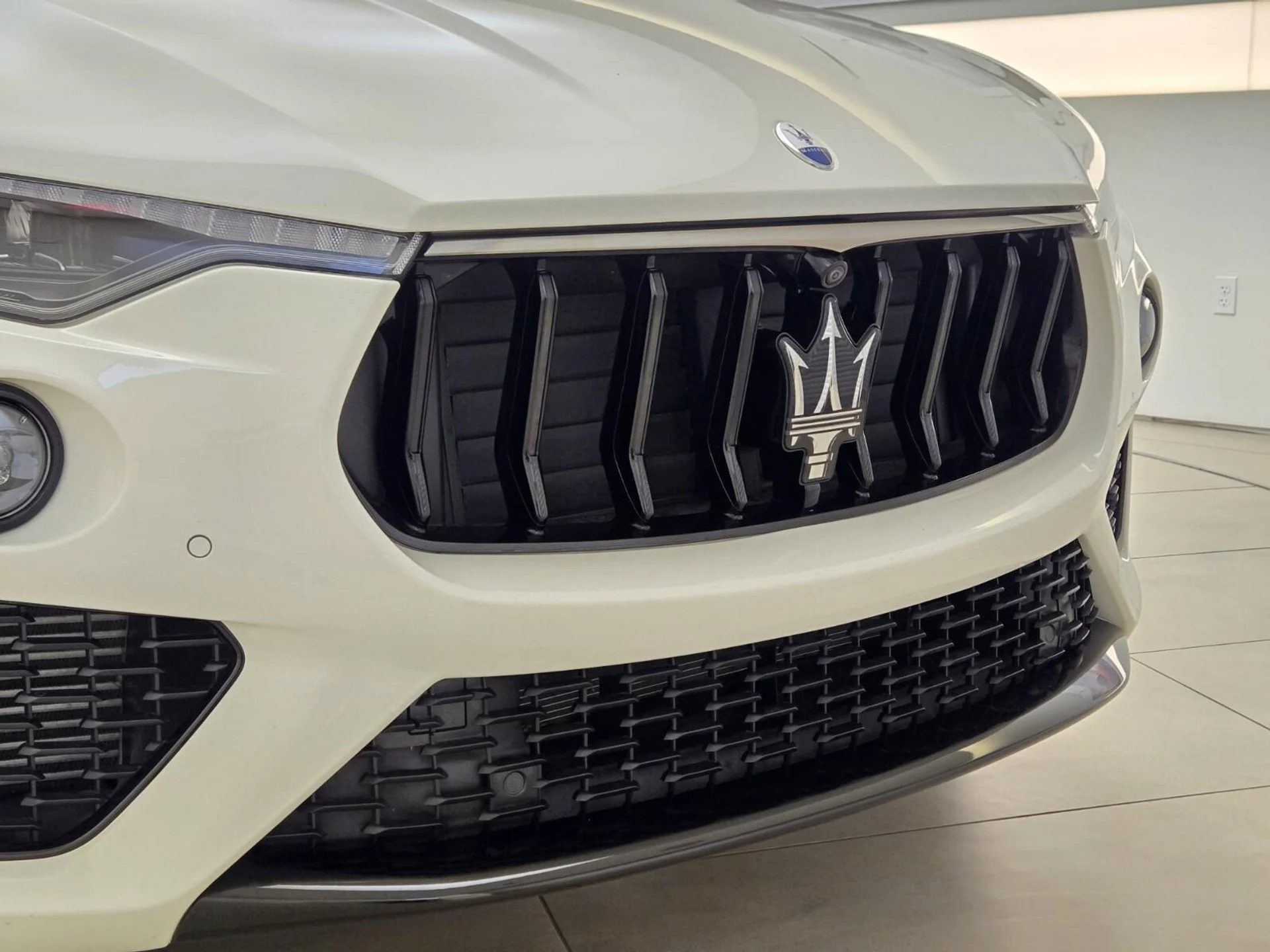 mph003_311506314_Used_2023_Maserati_Levante_Modena_1791870027_01da848510