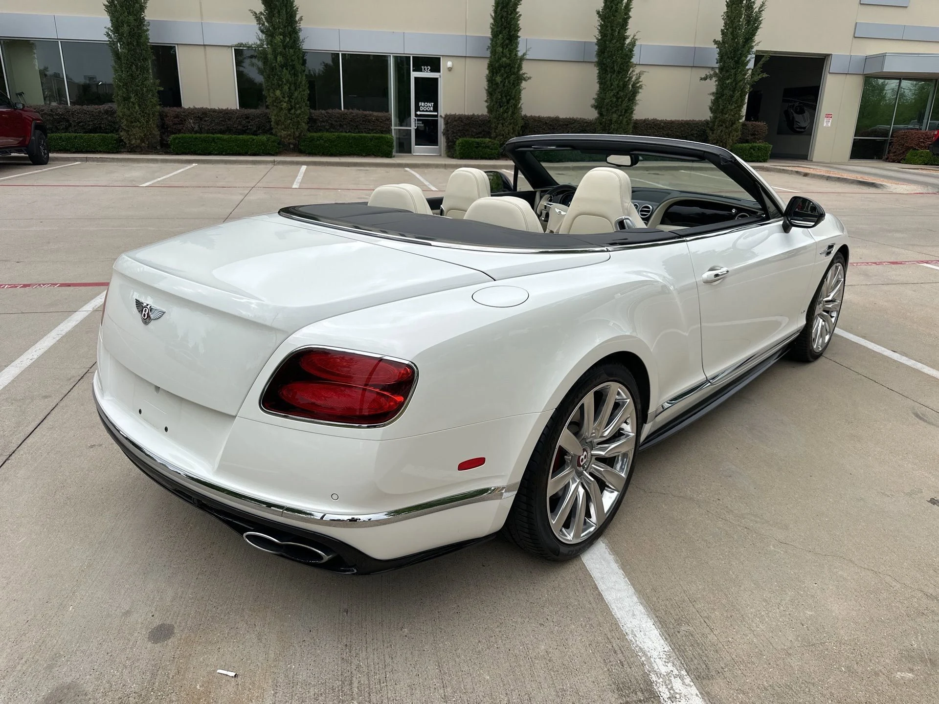 mph003_3116266414_8f9ff8c6d57a3733fadc9a63b9023124x_94fe7ee533