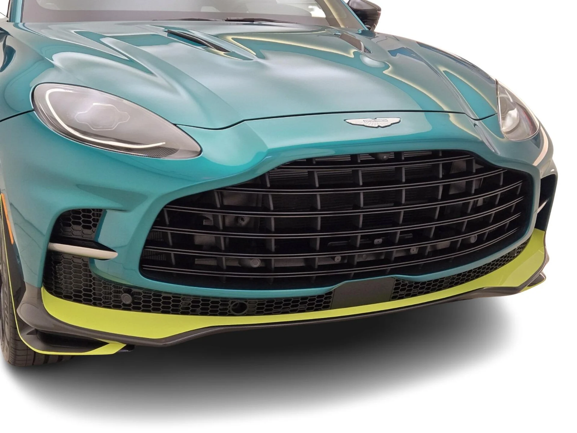 mph003_3123661489_New_2025_Aston_Martin_DBX_707_1753422036_3621495182