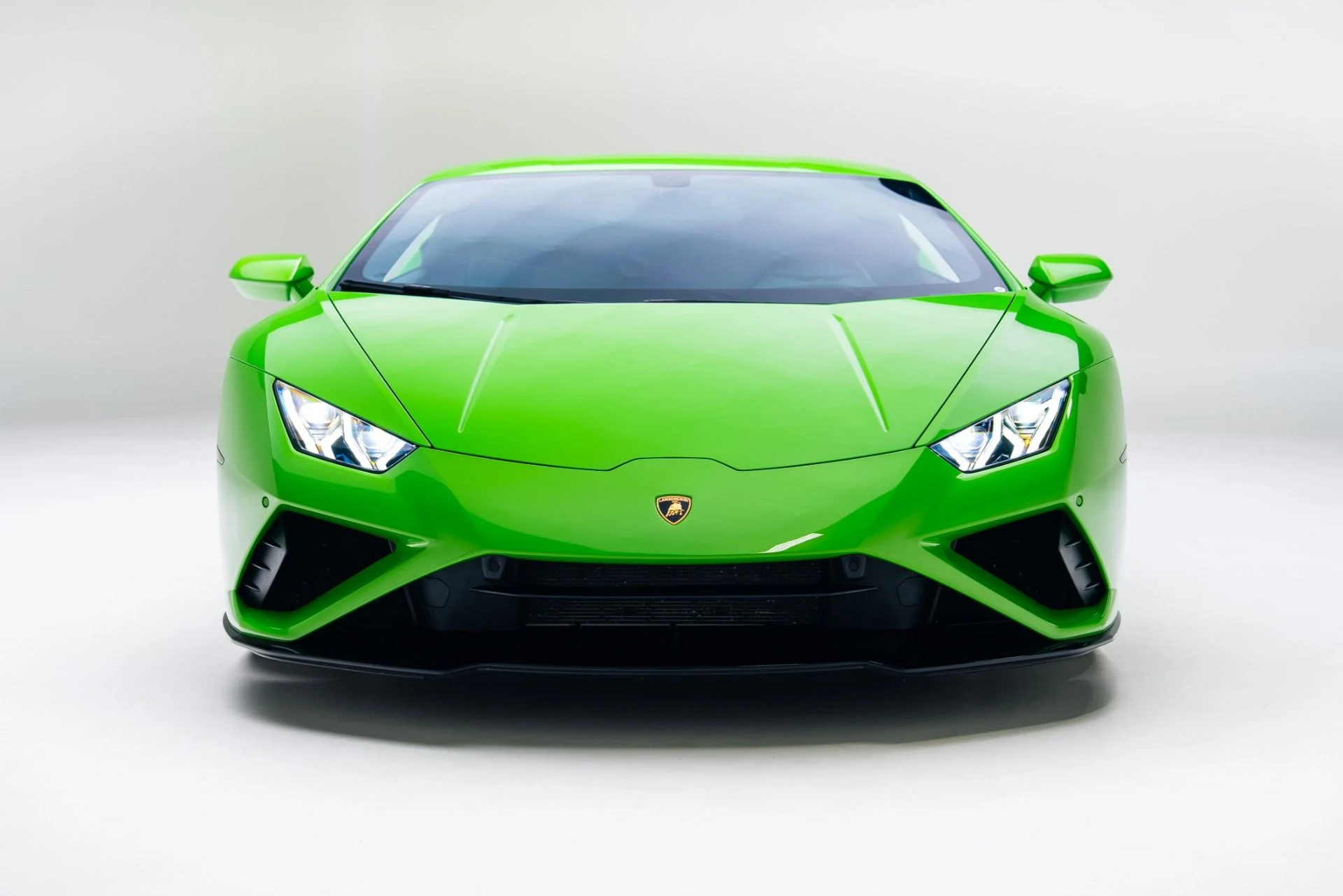 mph003_3126511078_Used_2023_Lamborghini_Huracan_EVO_1765473040_440efe80da